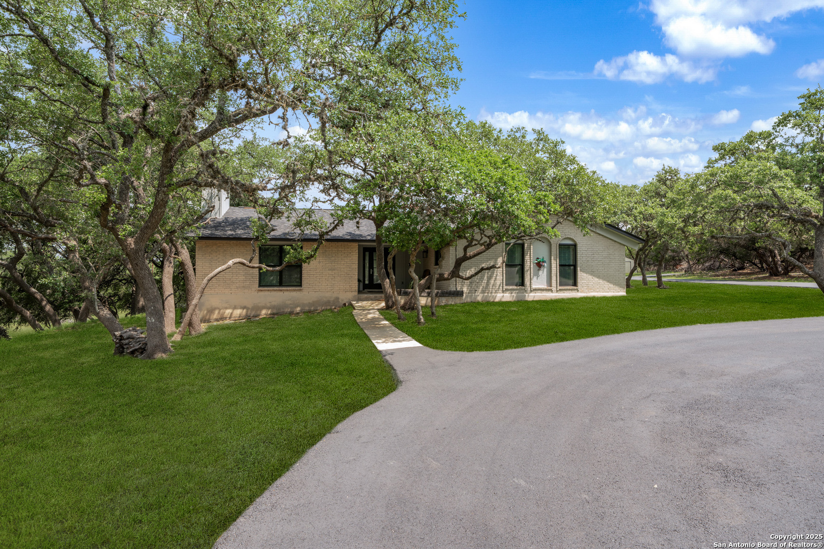 Photos of 1397 Desert Gold Boerne TX 78006