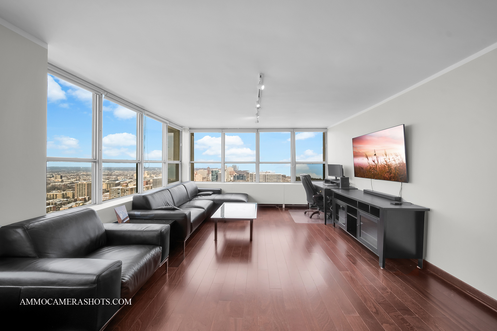 Photos of 655 W Irving Park Rd Apt 3916 Chicago IL 60613
