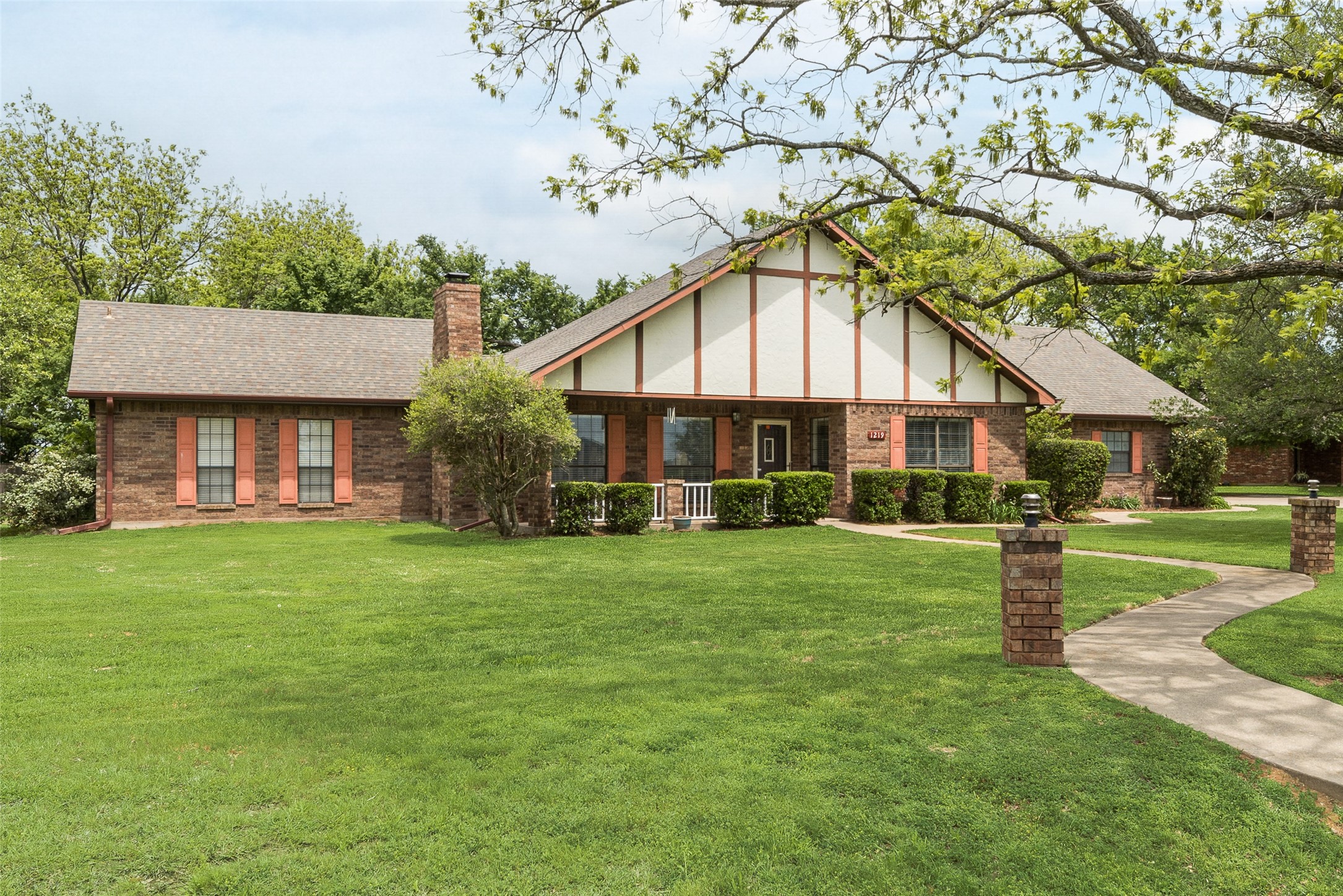 Photos of 1219 Kiowa Dr E Lake Kiowa TX 76240