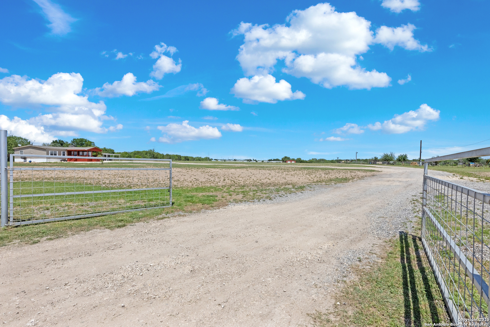 Photos of 14310 Quesenberry Rd Von Ormy TX 78073