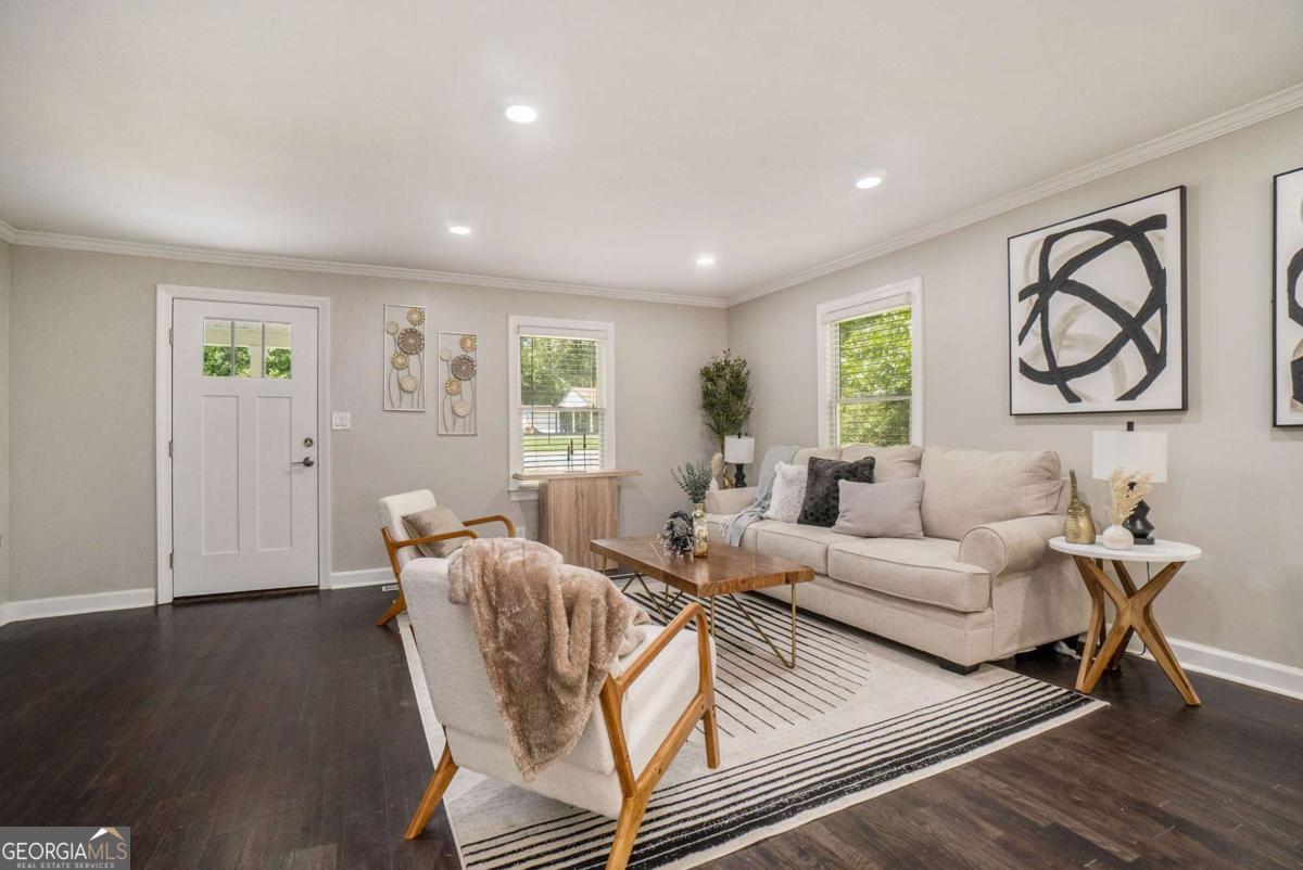 Photos of 376 Pine St NE Marietta GA 30060