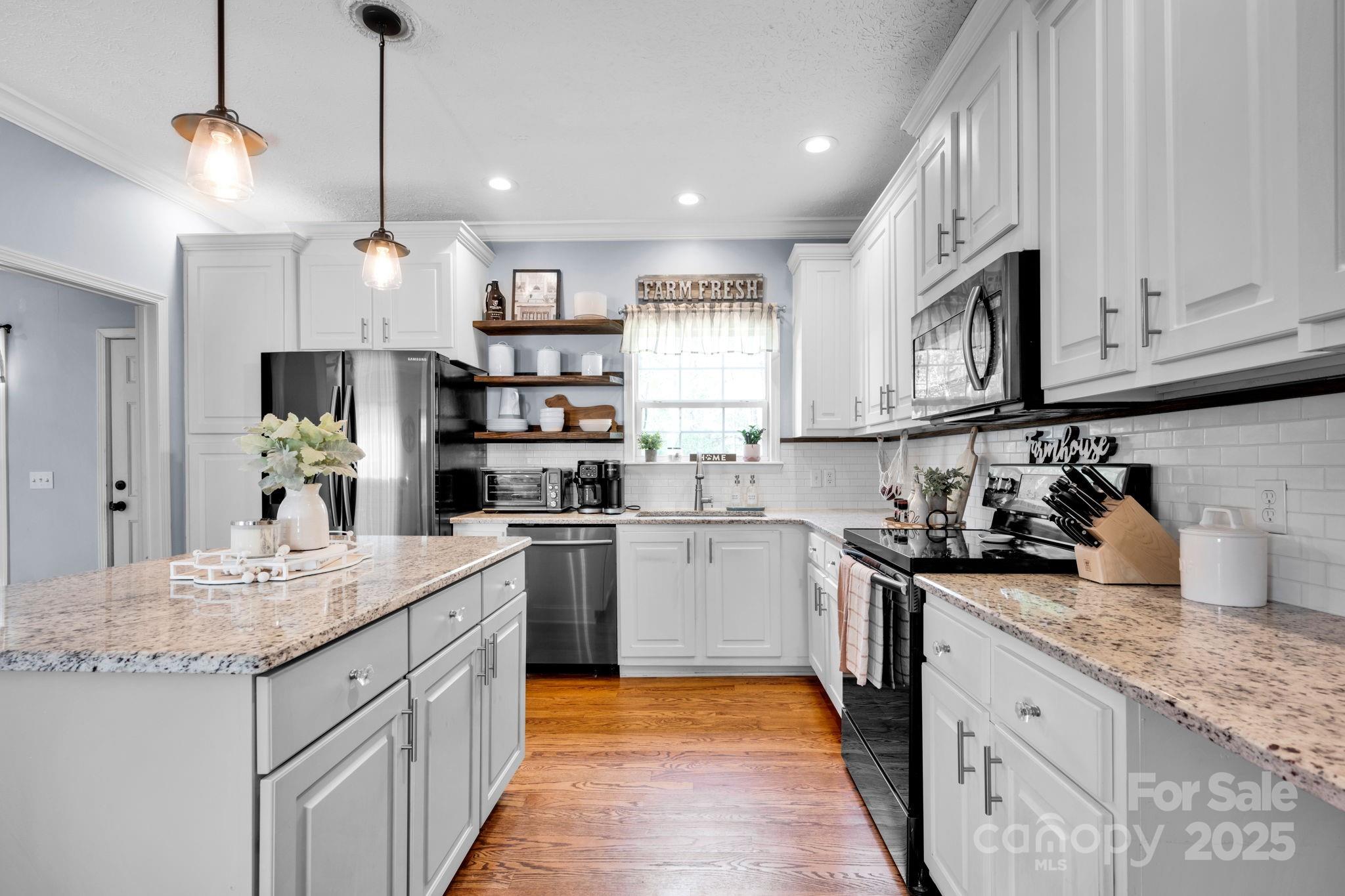 Photos of 2895 Sweeping Pine Ln Denver NC 28037