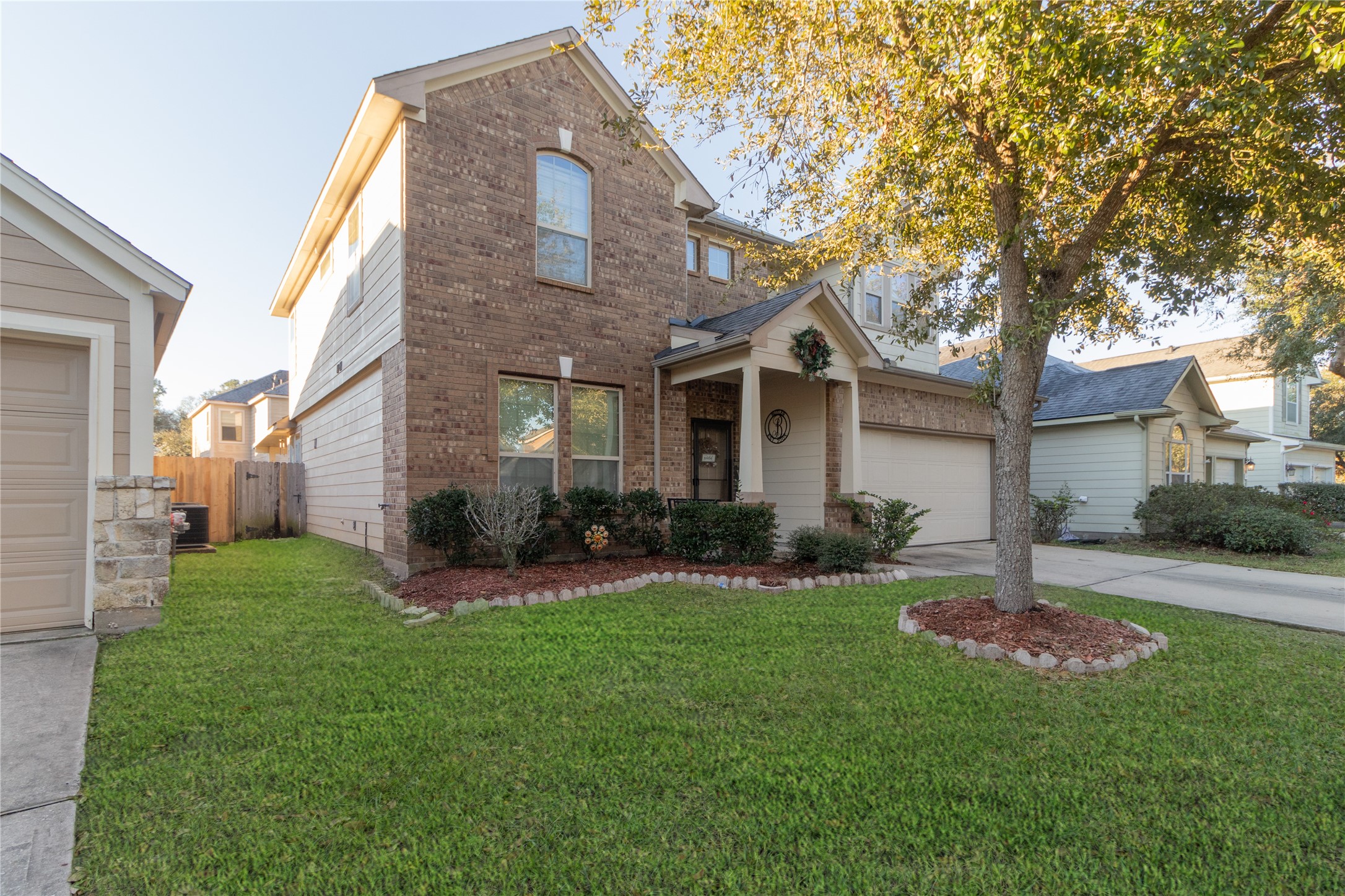 Photos of 12930 Palm Leaf Ct Houston TX 77044