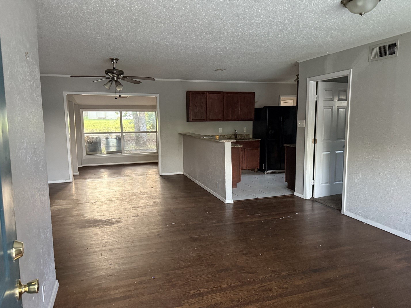 Photos of 1844 Montclair Dr Fort Worth TX 76103