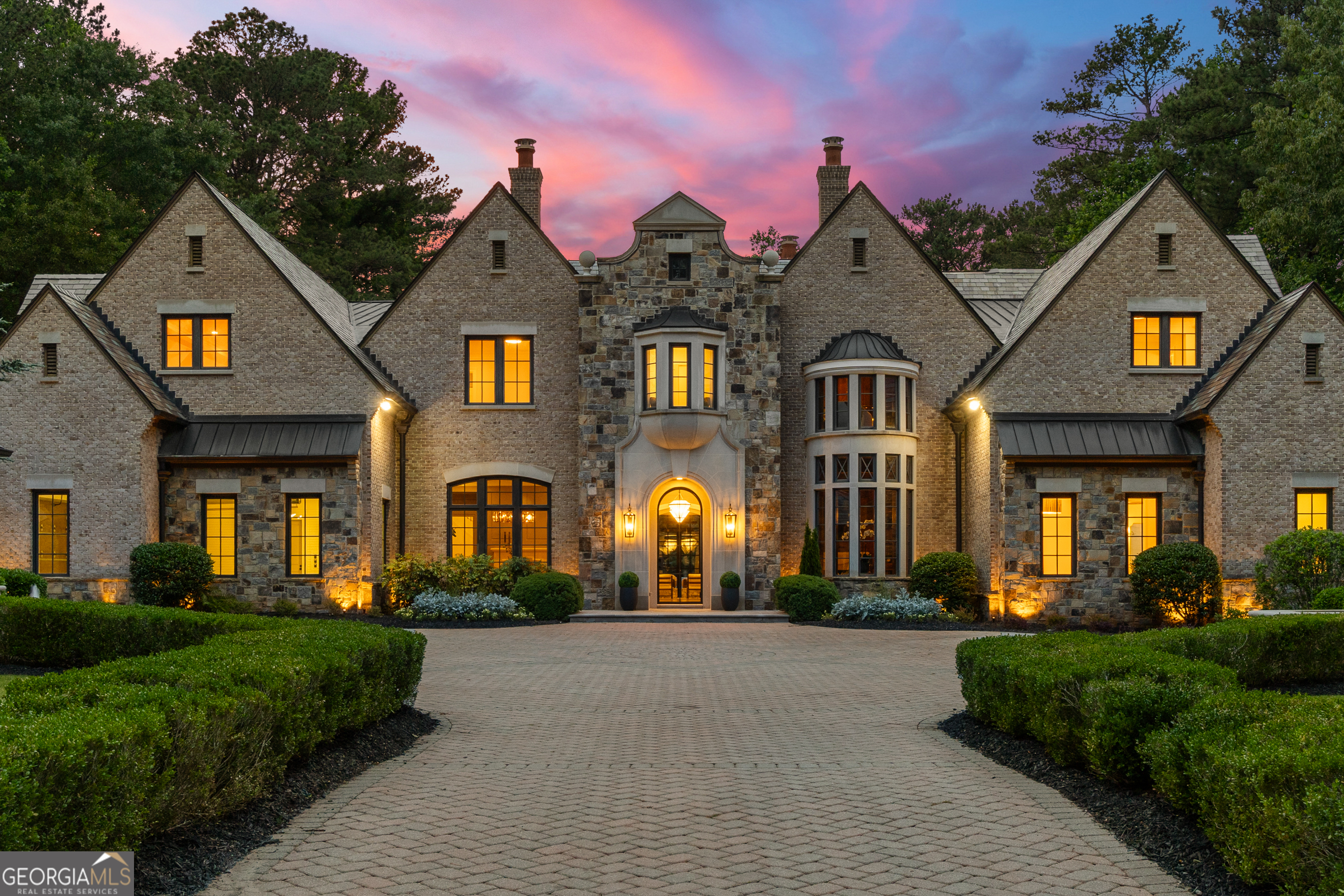 Photos of 4560 Harris Trl Sandy Springs GA 30327