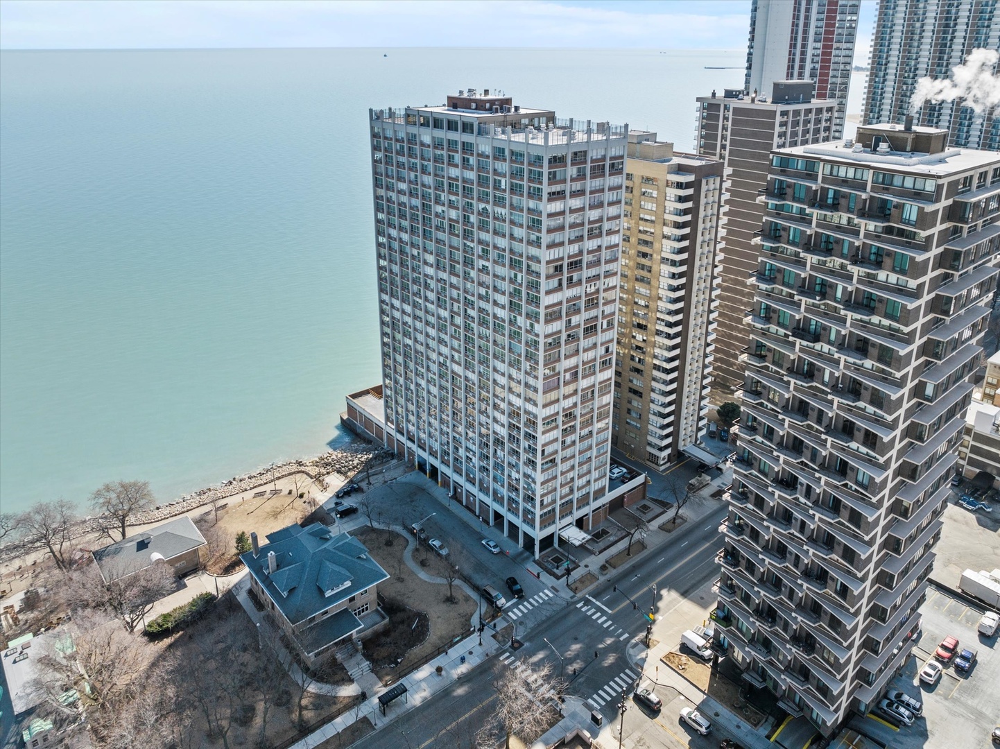 Photos of 6171 N Sheridan Rd Apt 1908 Chicago IL 60660