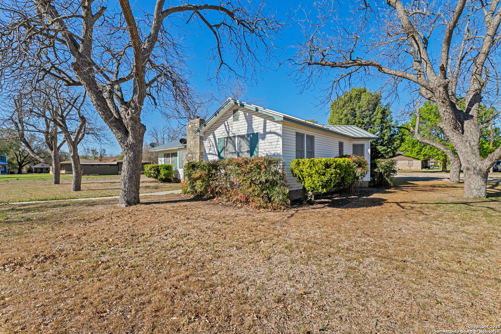 Photos of 2602 Avenue K Hondo TX 78861