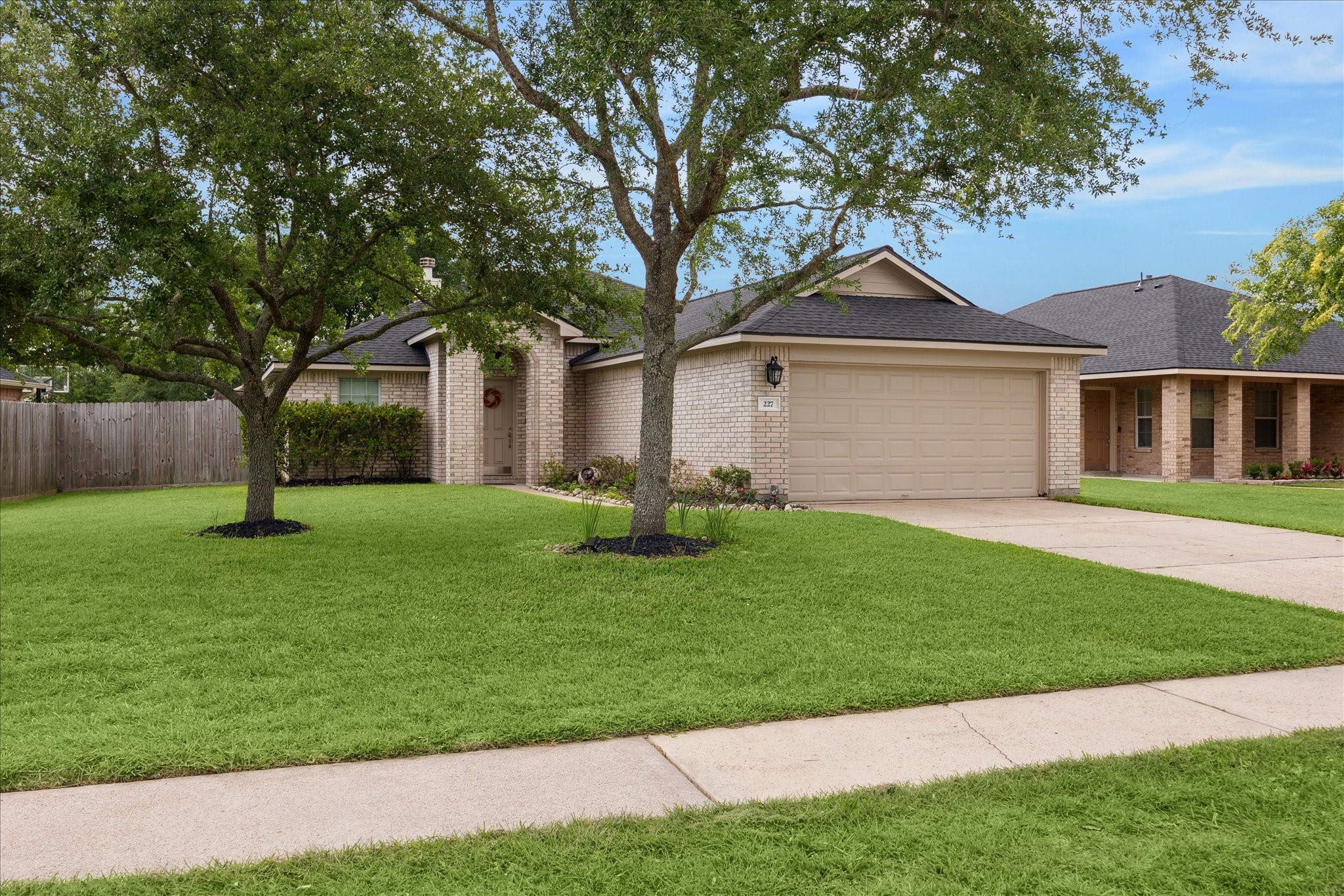 Photos of 227 Seascape Ln Dickinson TX 77539