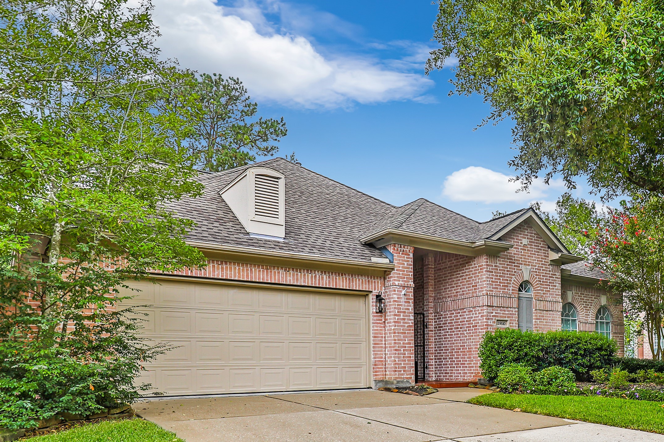 Photos of 19510 Meadow Rose Ct Humble TX 77346
