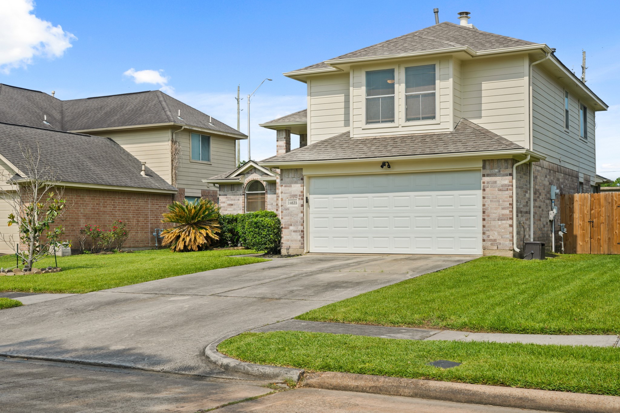 Photos of 14635 County Cress Dr Houston TX 77047
