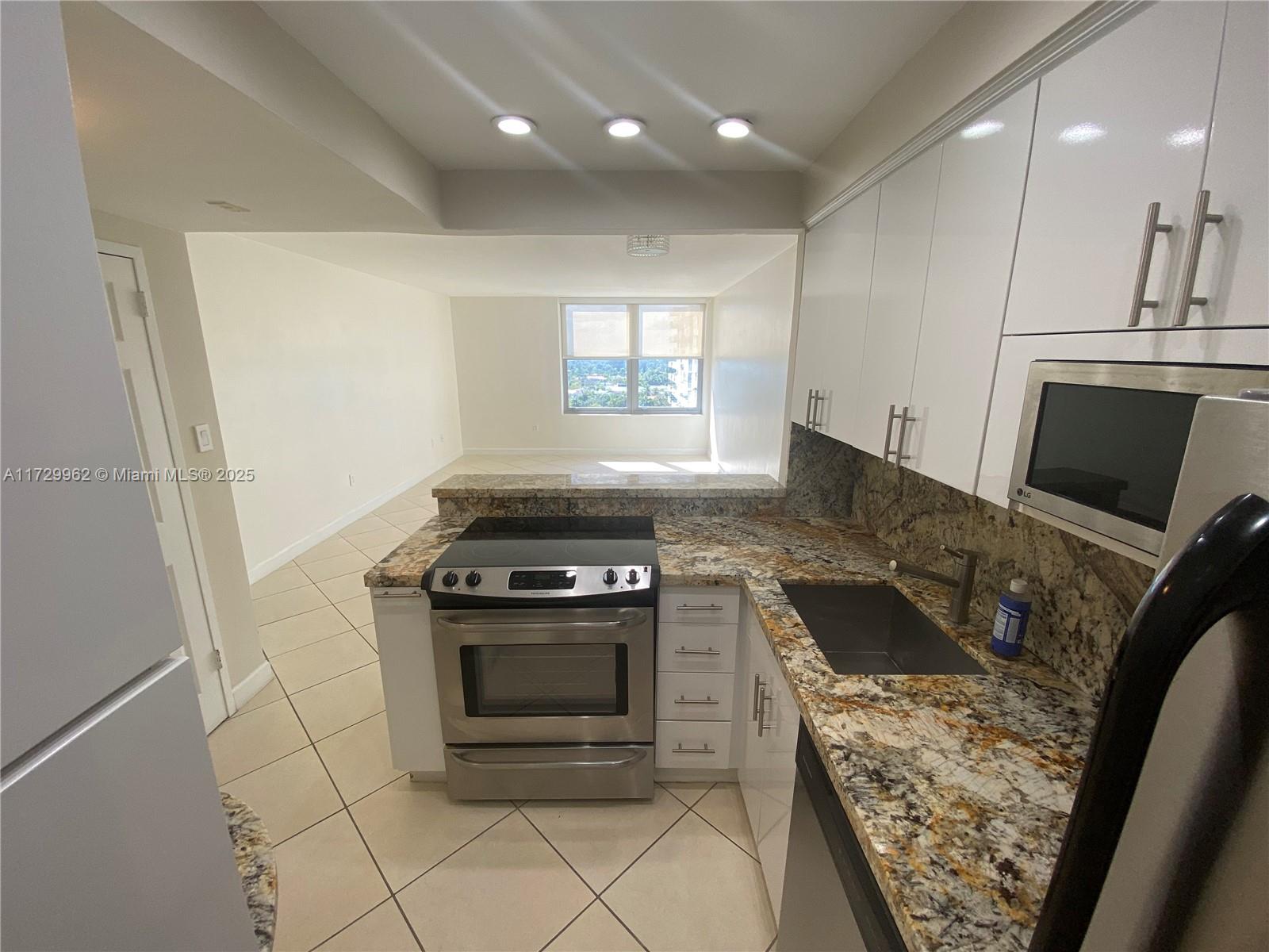 Photos of 2899 Collins Ave Apt 1208 Miami Beach FL 33140