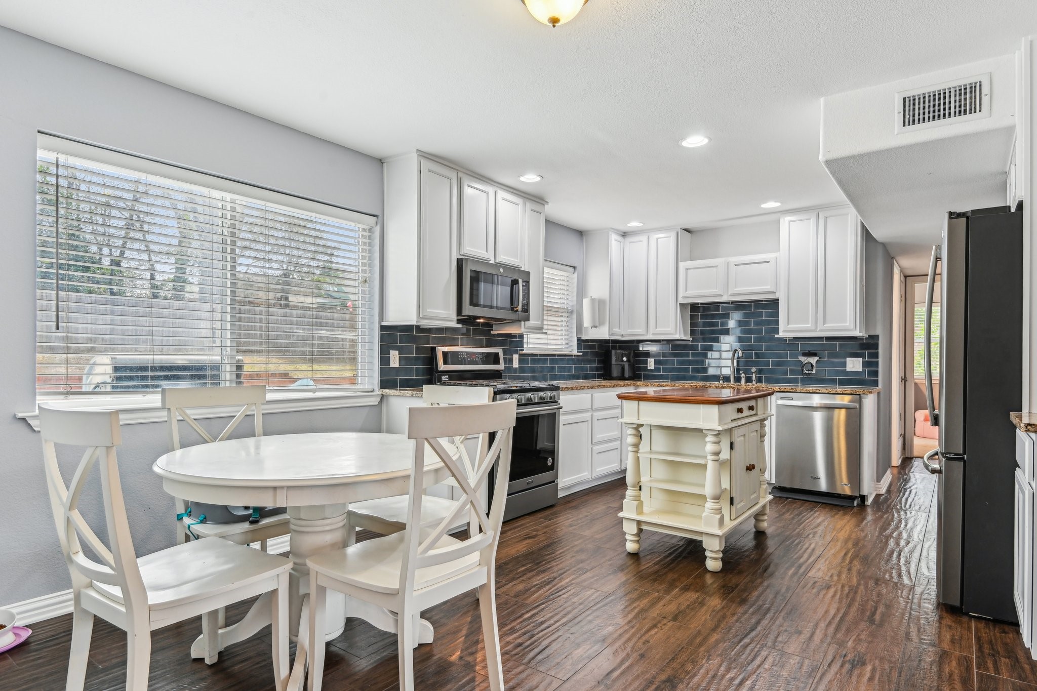 Photos of 2001 Kerry Dr Arlington TX 76013