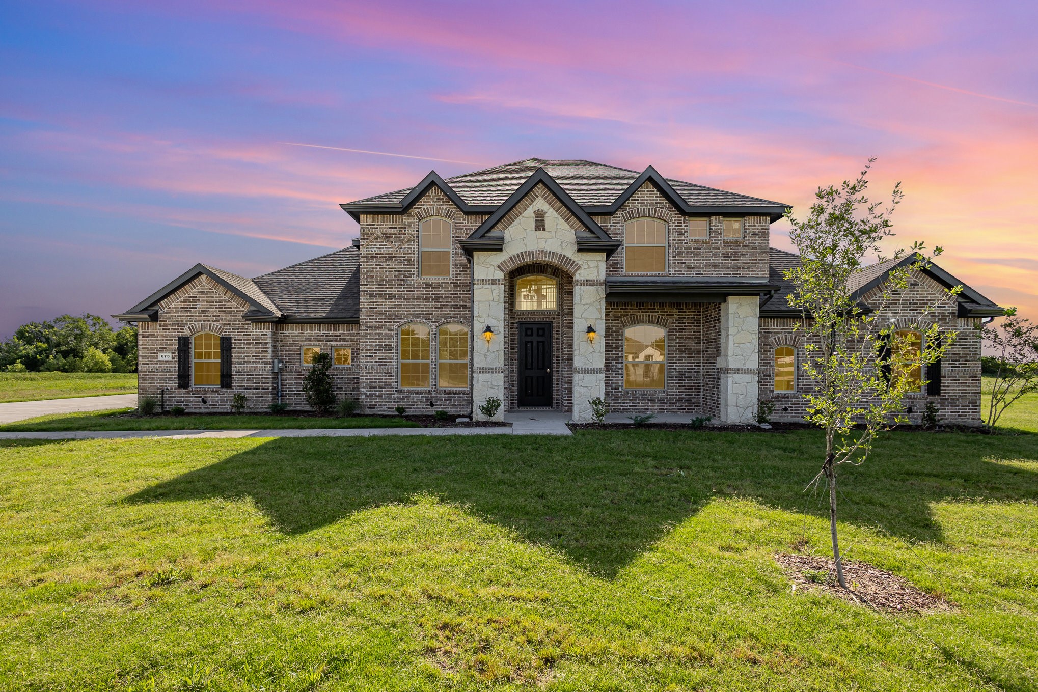 Photos of 670 Wales Ct Waxahachie TX 75167