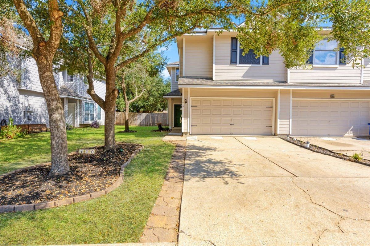 Photos of 410 Folk Crest Ln Dickinson TX 77539