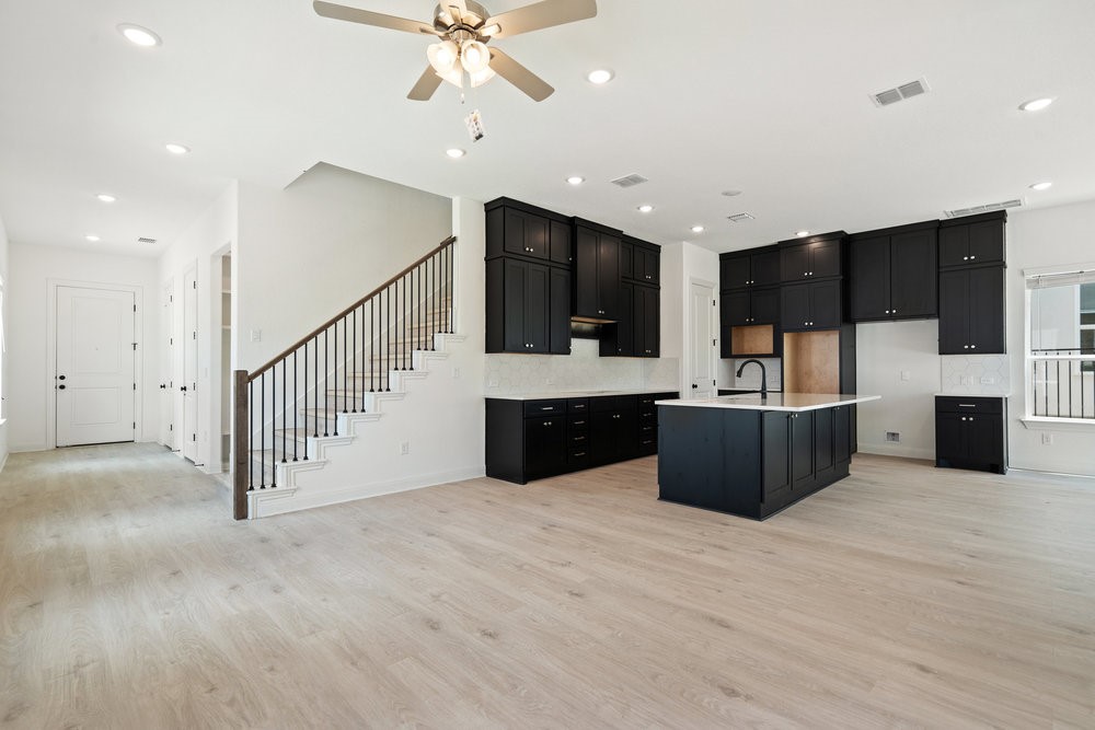 Photos of 1912 Kit Cir Austin TX 78758