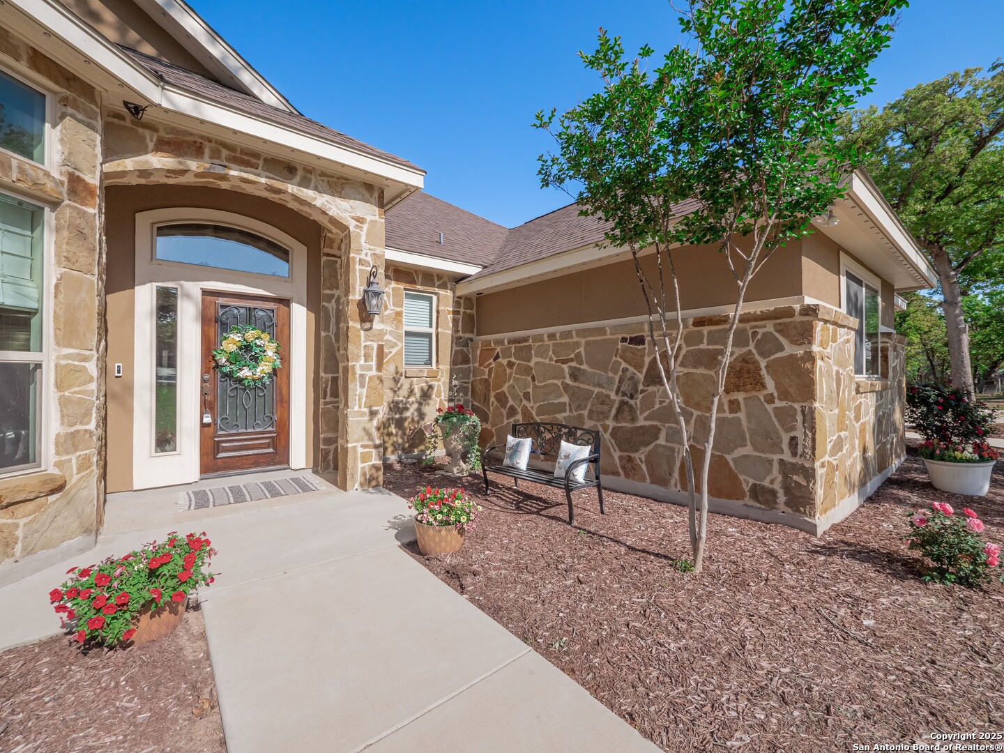 Photos of 352 Rose Meadow Dr La Vernia TX 78121