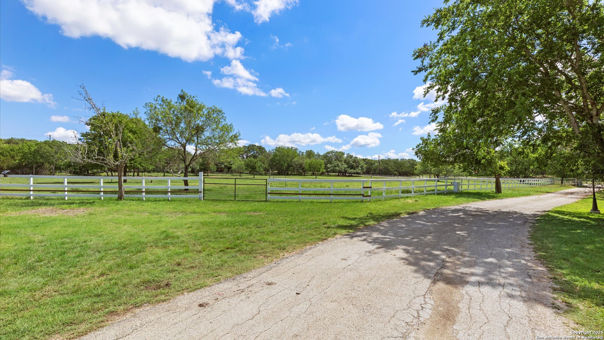 Photos of 24935 Pecan Creek Ln San Antonio TX 78255