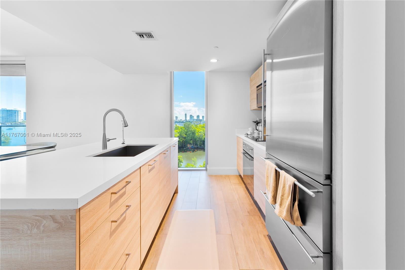 Photos of 16385 Biscayne Blvd Unit 707 Aventura FL 33160