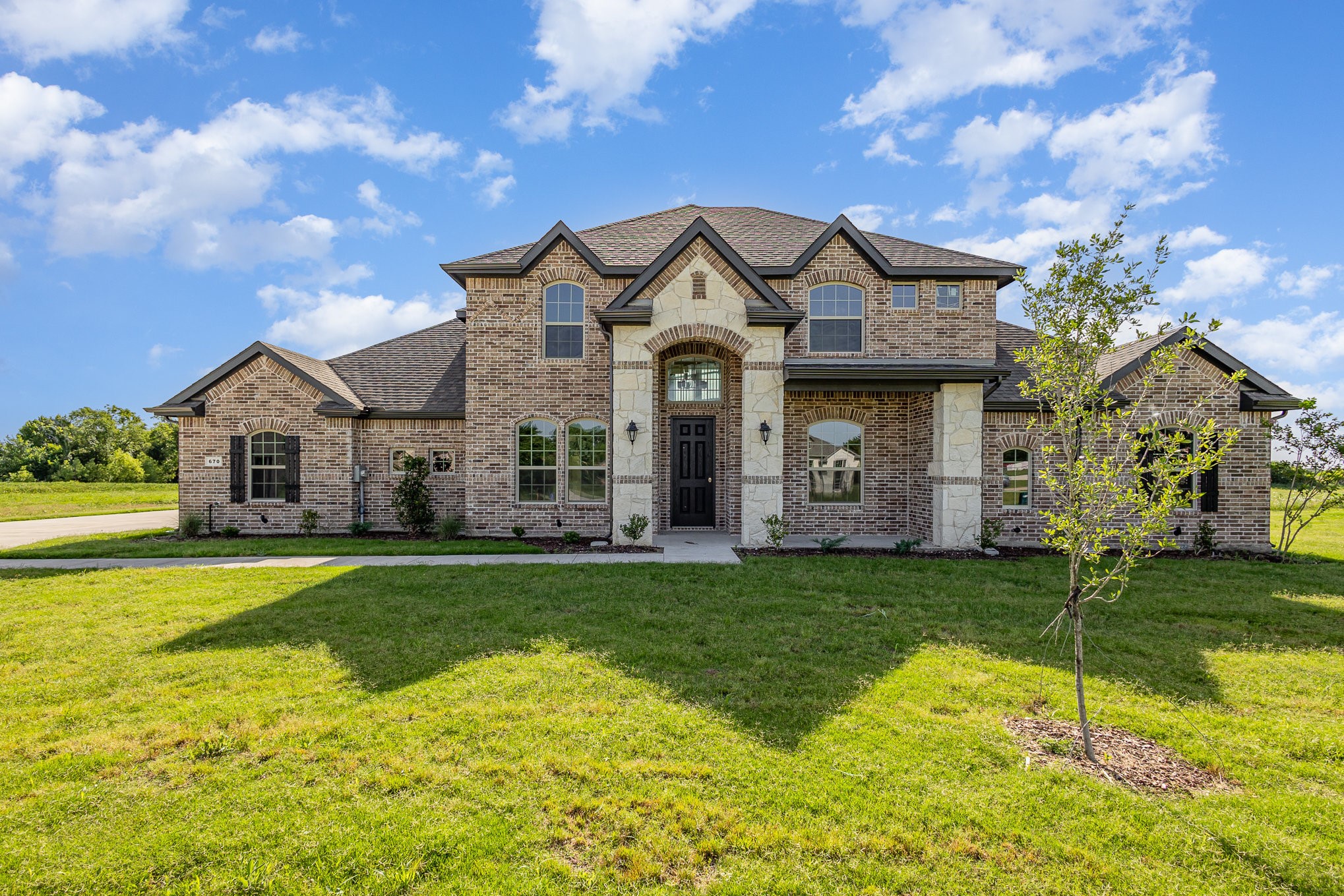 Photos of 670 Wales Ct Waxahachie TX 75167