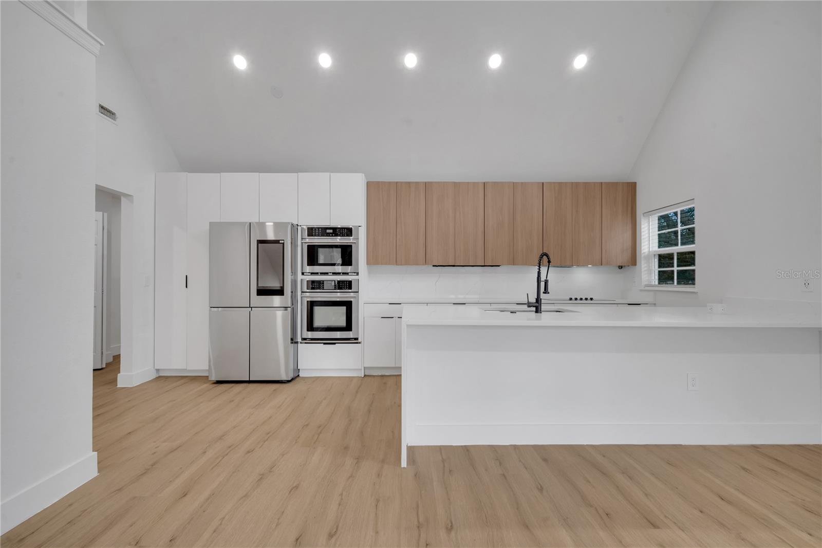 Photos of 6593 Queens Borough Ave Apt 202 Orlando FL 32835