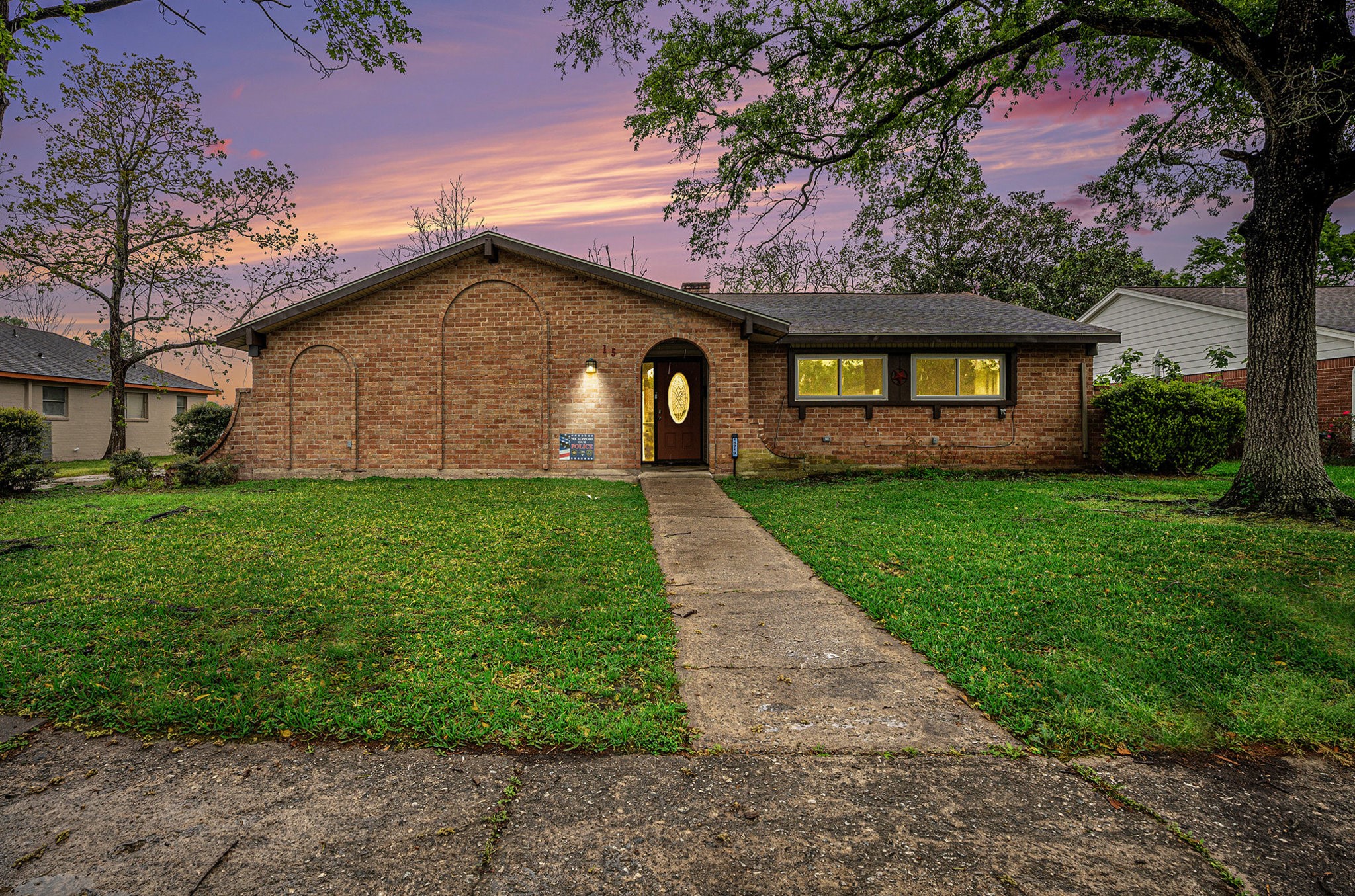 Photos of 15719 Diana Ln Houston TX 77062