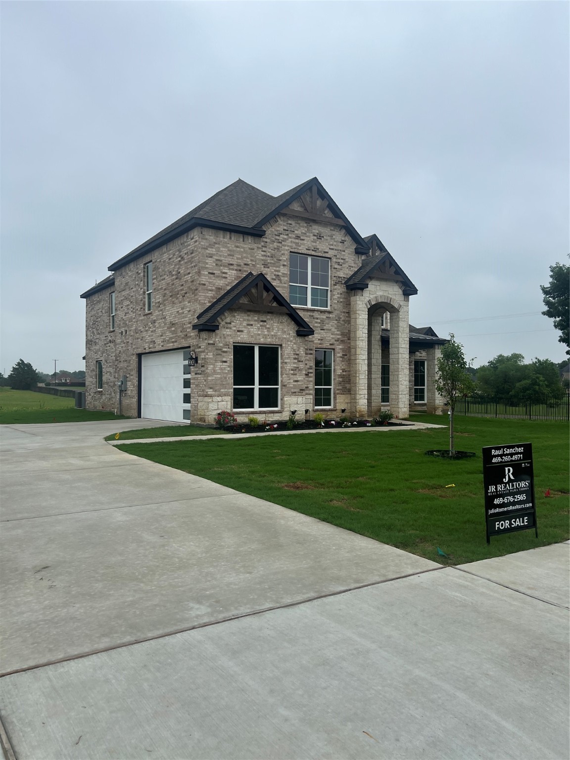 Photos of 2900 Terrytown Dr Ennis TX 75119