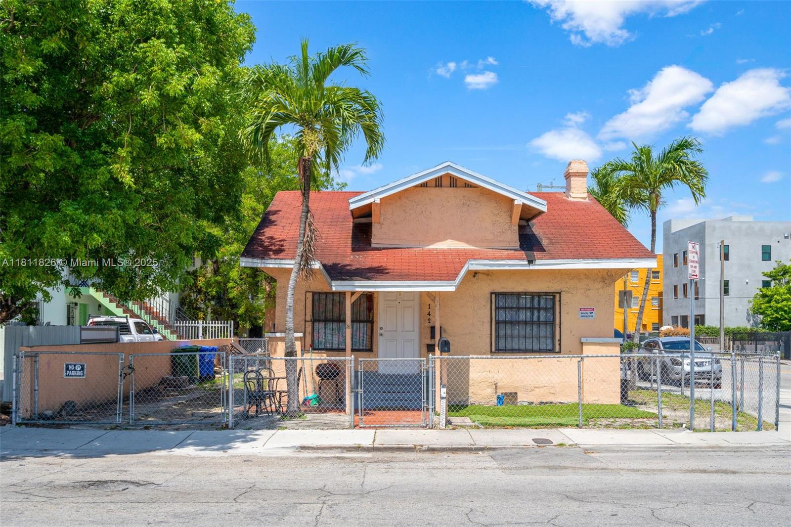Photos of 142 NW 10th Ave Miami FL 33128