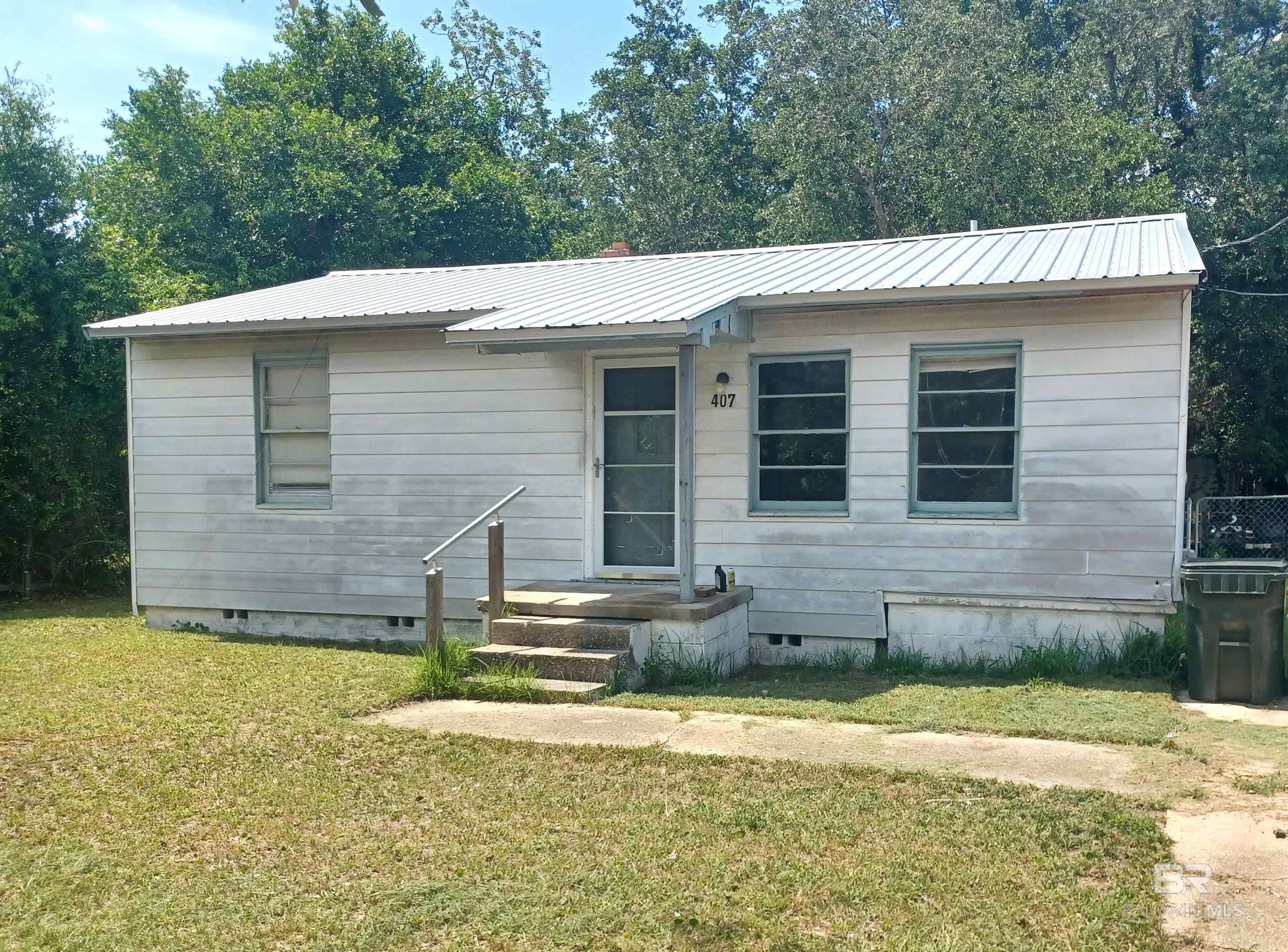 Photos of 407 Chaseville St Pensacola FL 32507