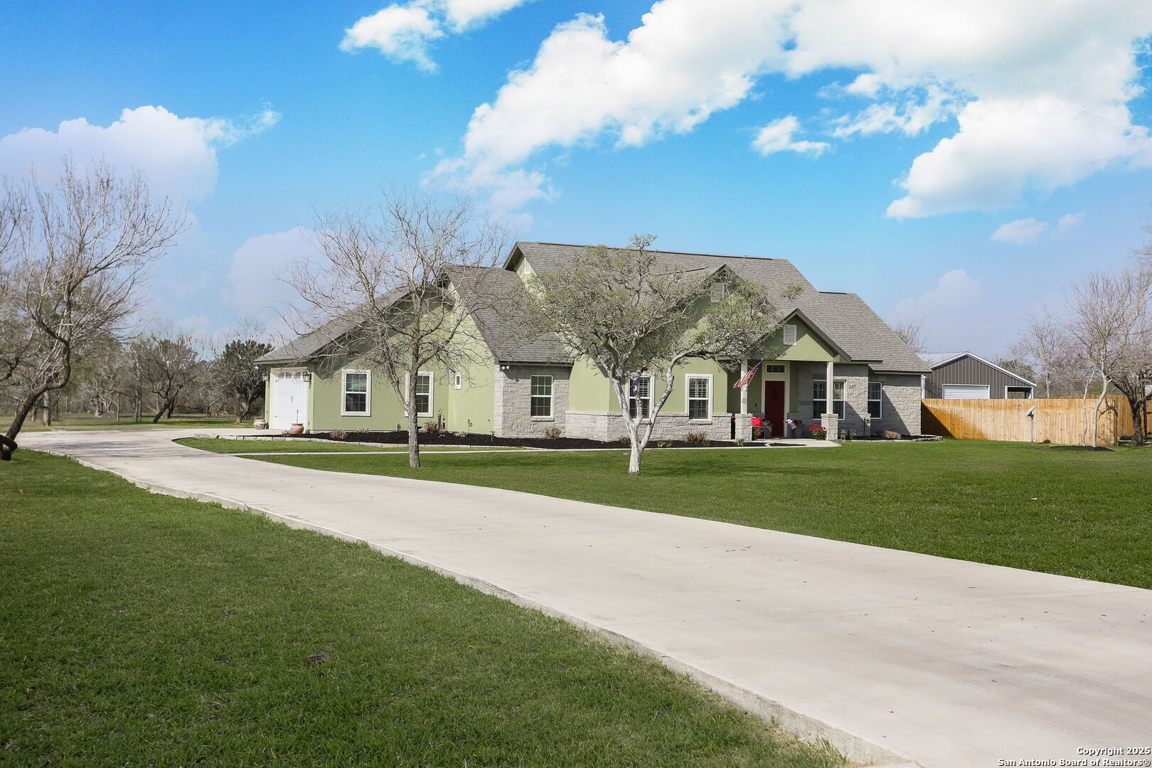 Photos of 170 Sienna Woods Marion TX 78124