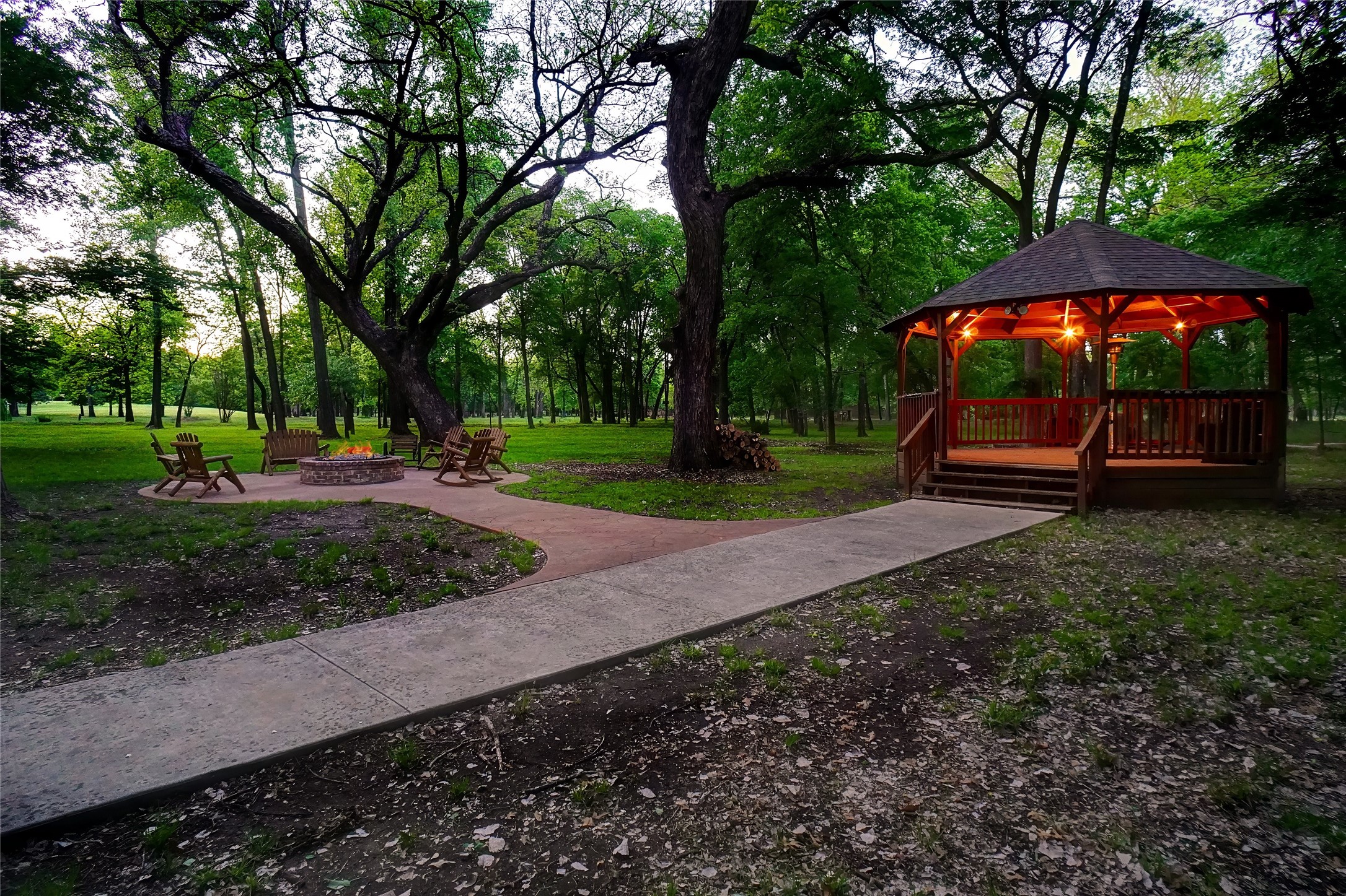 Photos of 7200 Oak Creeks Ct Fort Worth TX 76135
