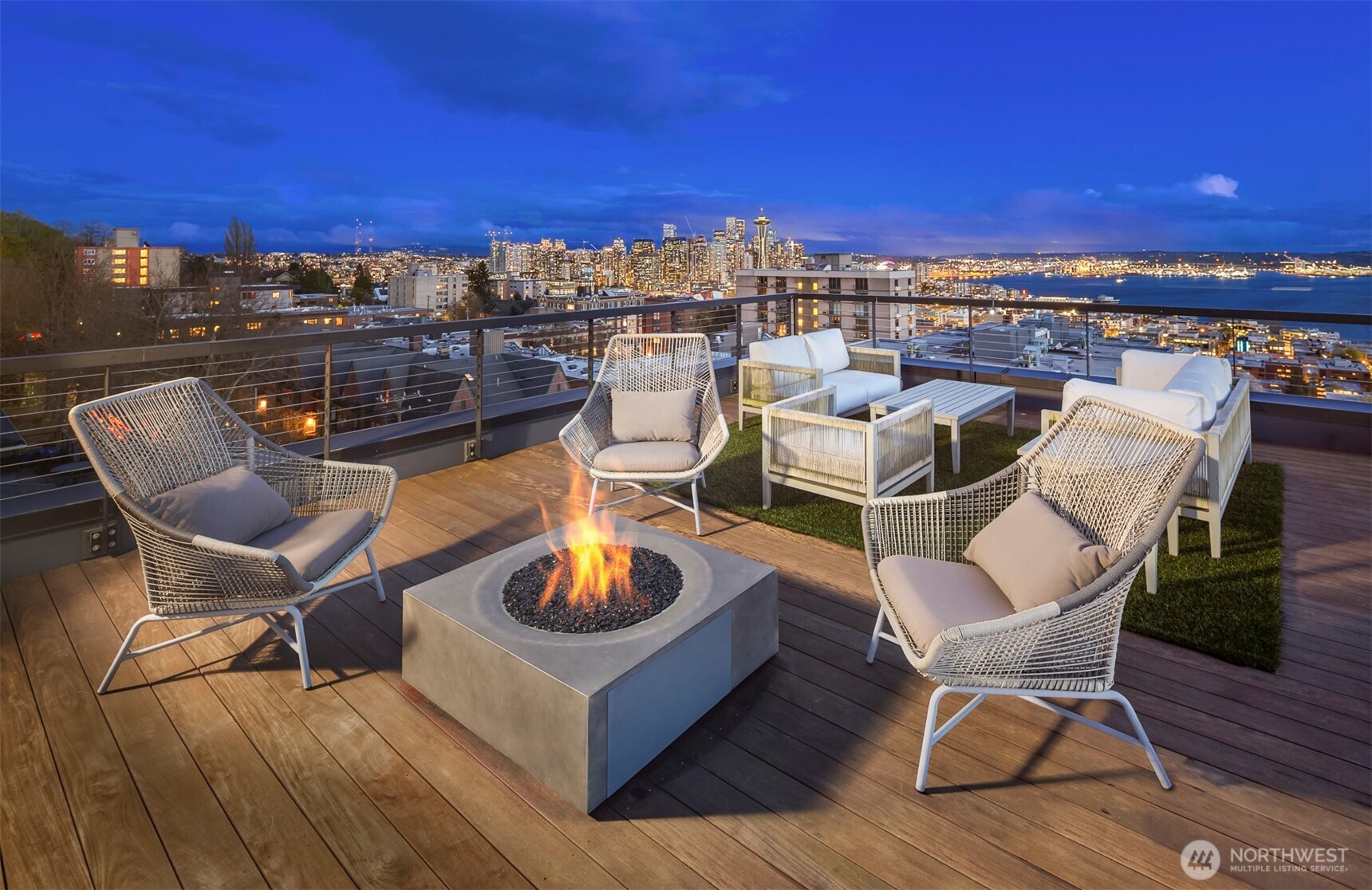 Photos of 210 W Comstock St Unit 601 Seattle WA 98119