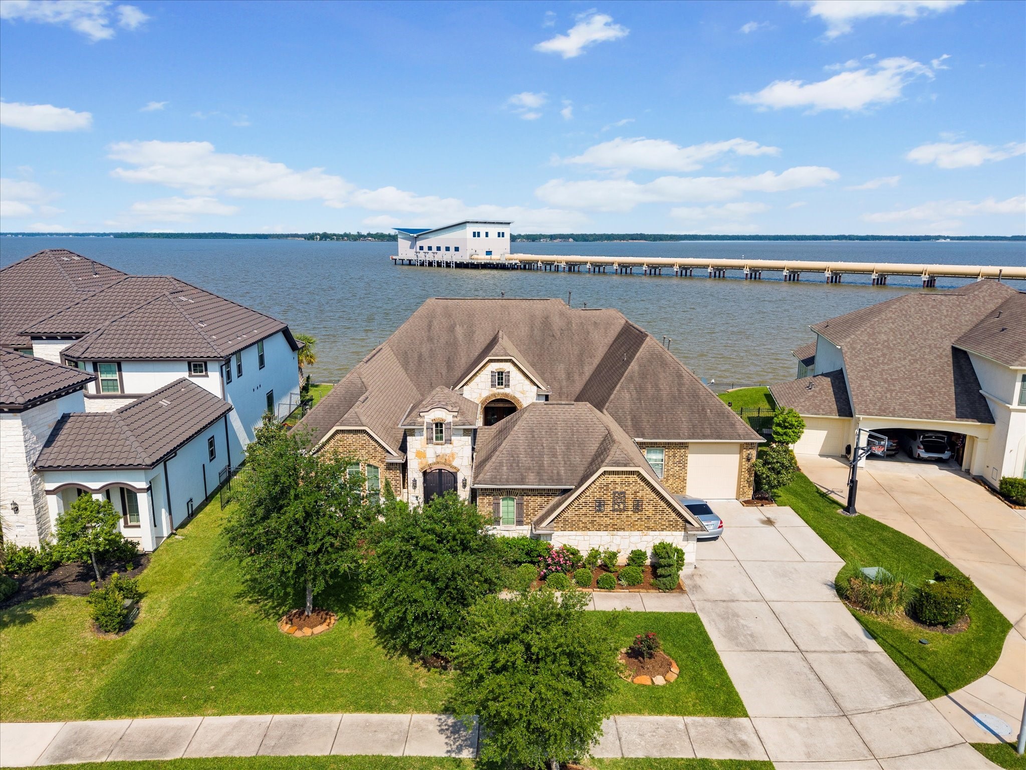 Photos of 13331 Arbor Villa Ln Houston TX 77044