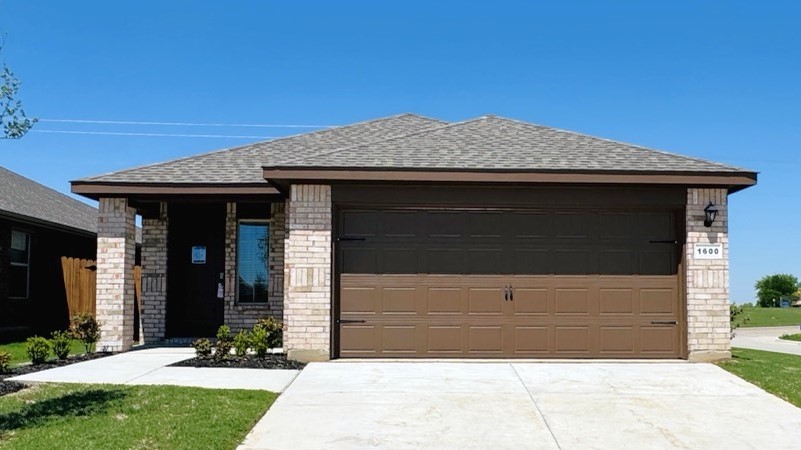 Photos of 1600 Wildrose Cir Cleburne TX 76033