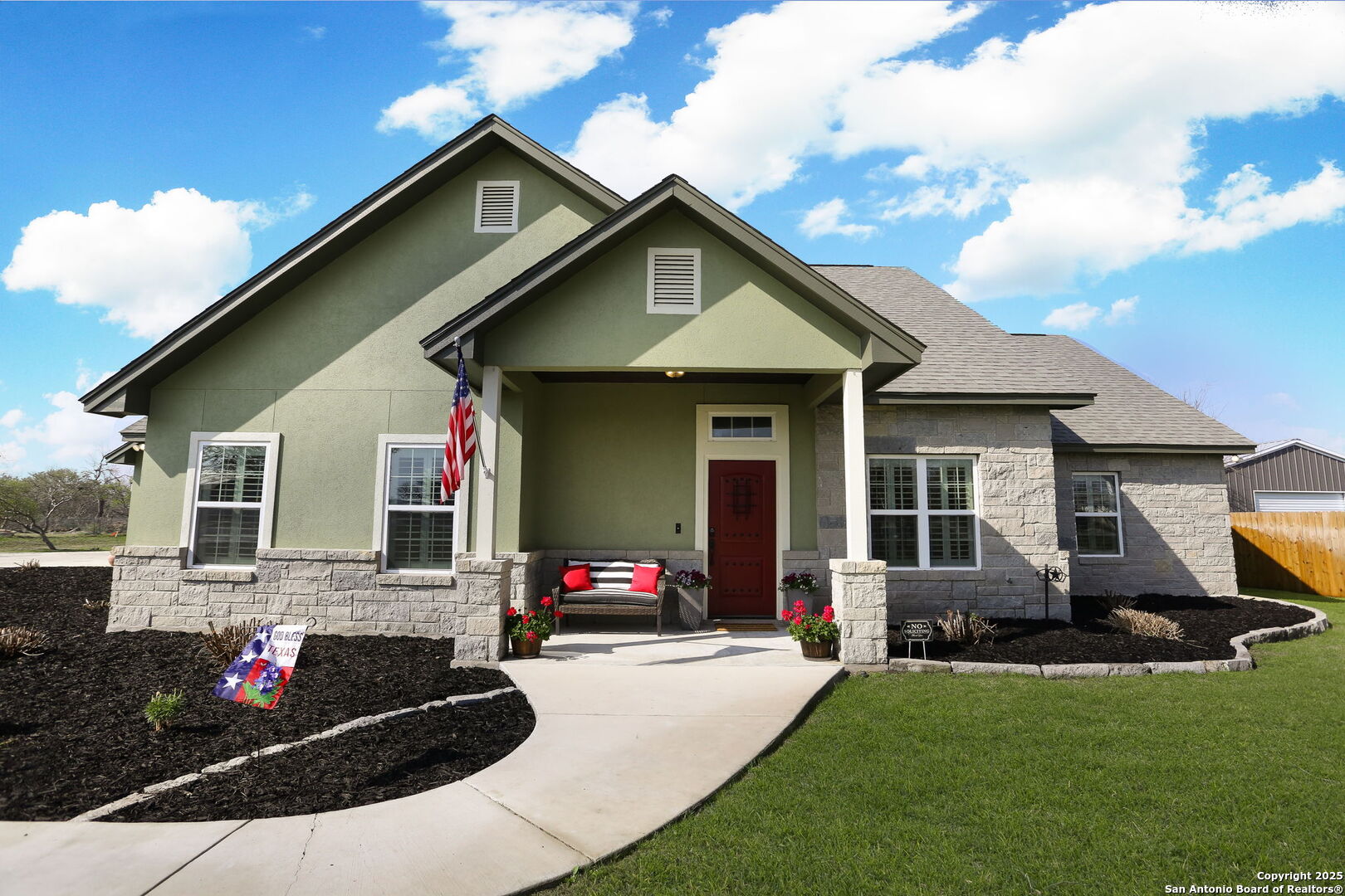Photos of 170 Sienna Woods Marion TX 78124