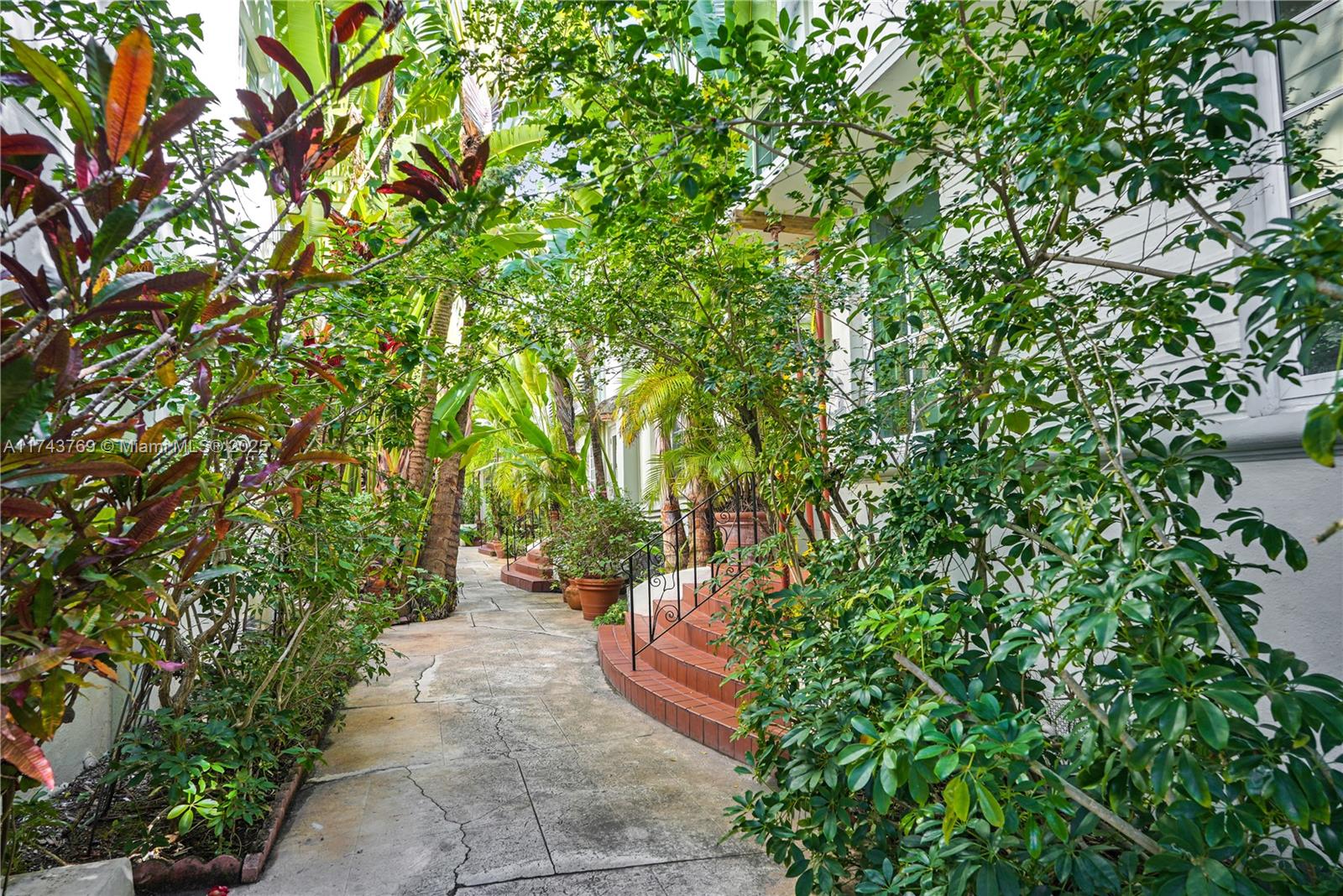 Photos of 349 Meridian Ave Apt B207 Miami Beach FL 33139