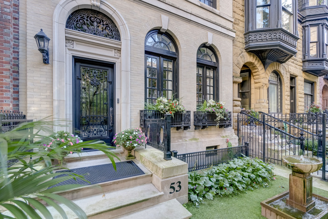 Photos of 53 E Division St Chicago IL 60610