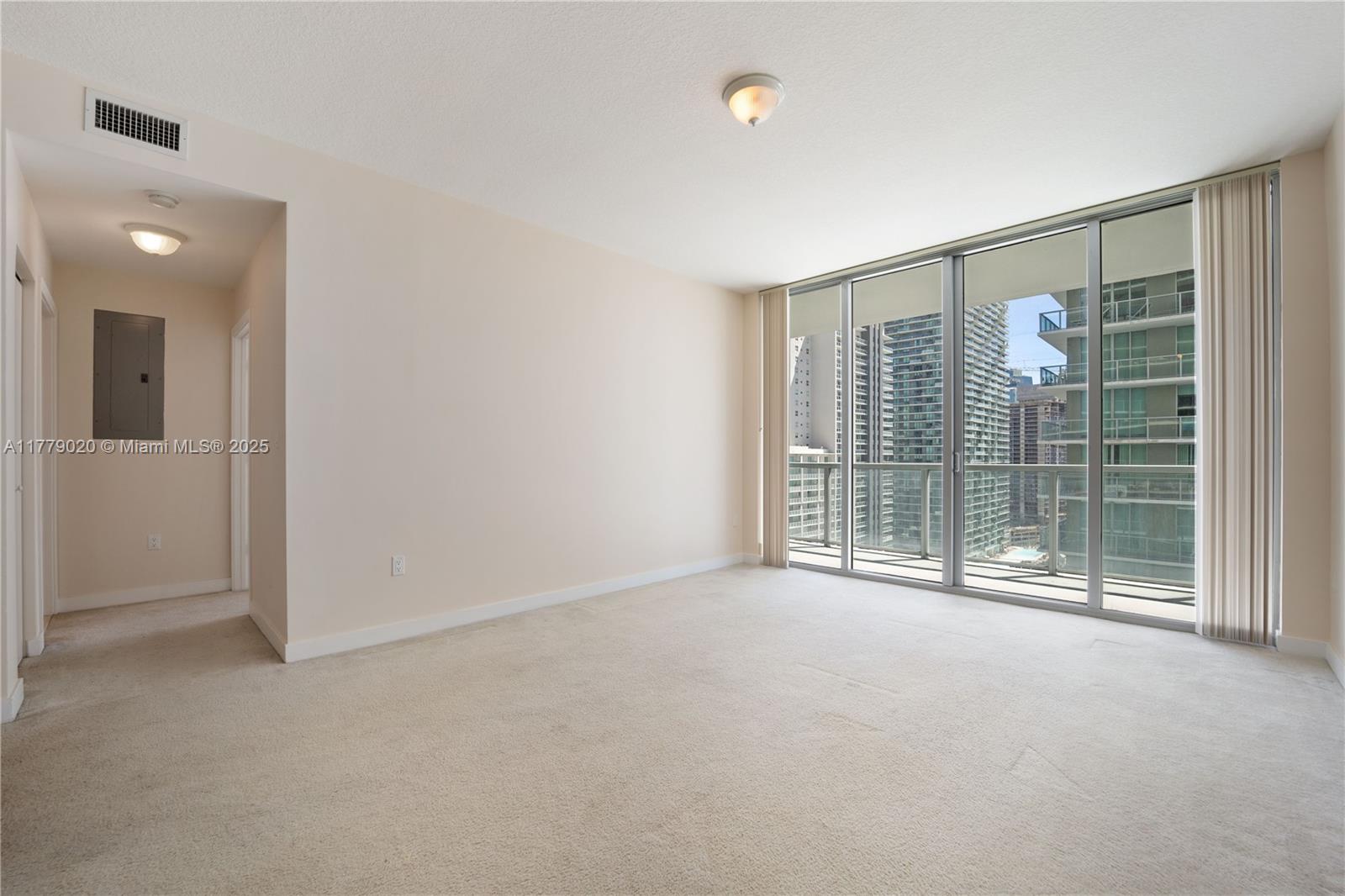 Photos of 1111 SW 1st Ave Apt 2716N Miami FL 33130