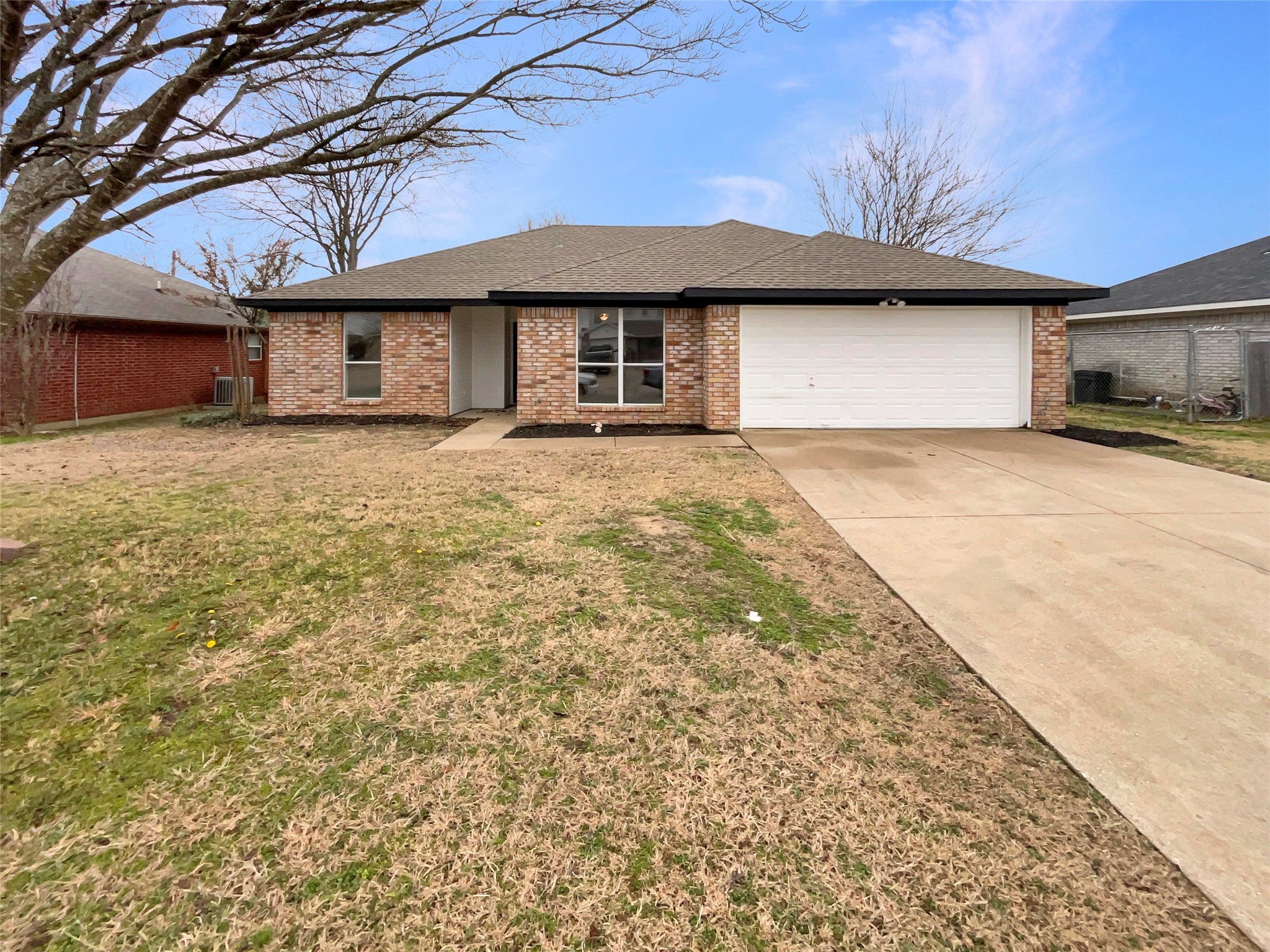 Photos of 106 Janis St Alvarado TX 76009