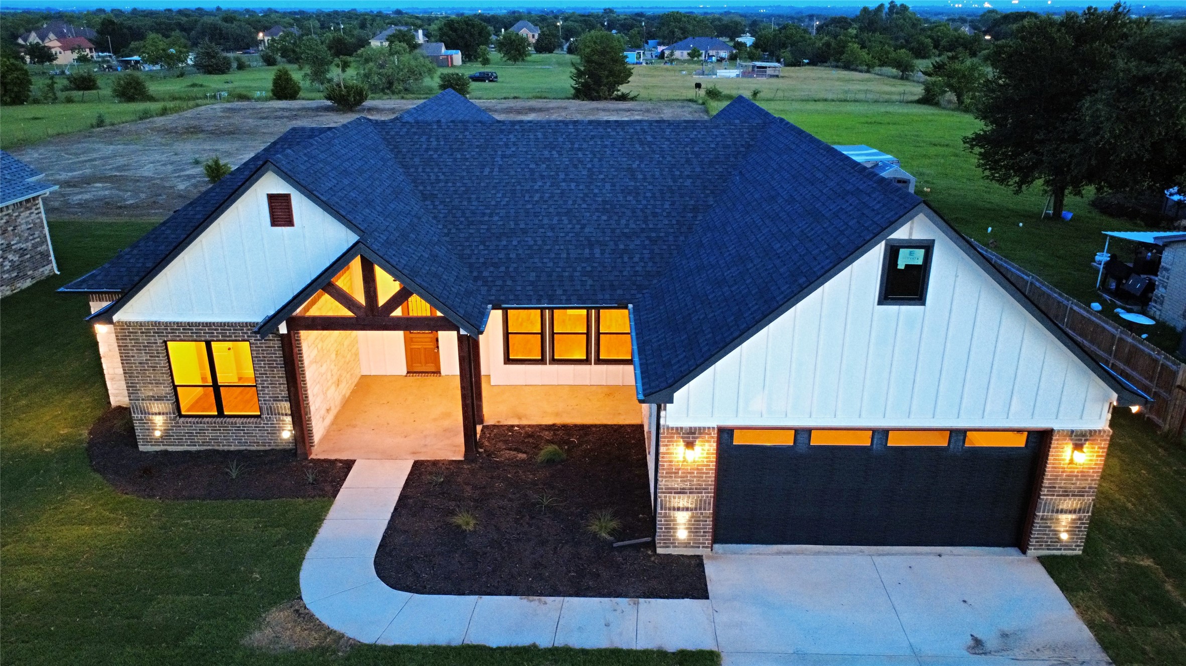 Photos of 8236 Kelly Ln Alvarado TX 76009