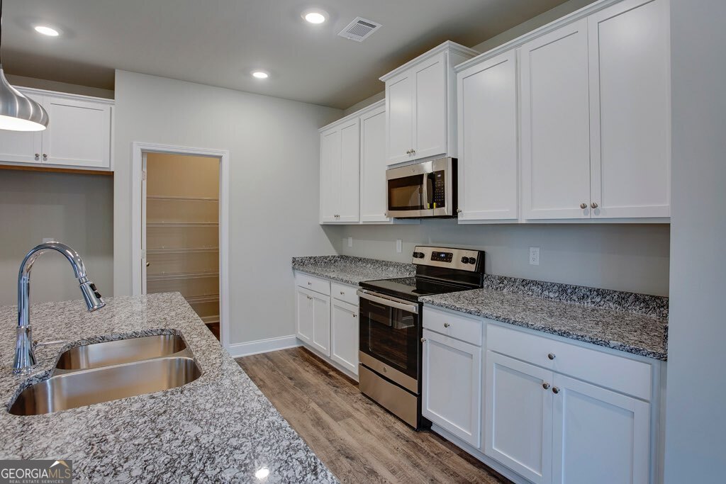 Photos of 4265 Easter Lily Ave Buford GA 30519