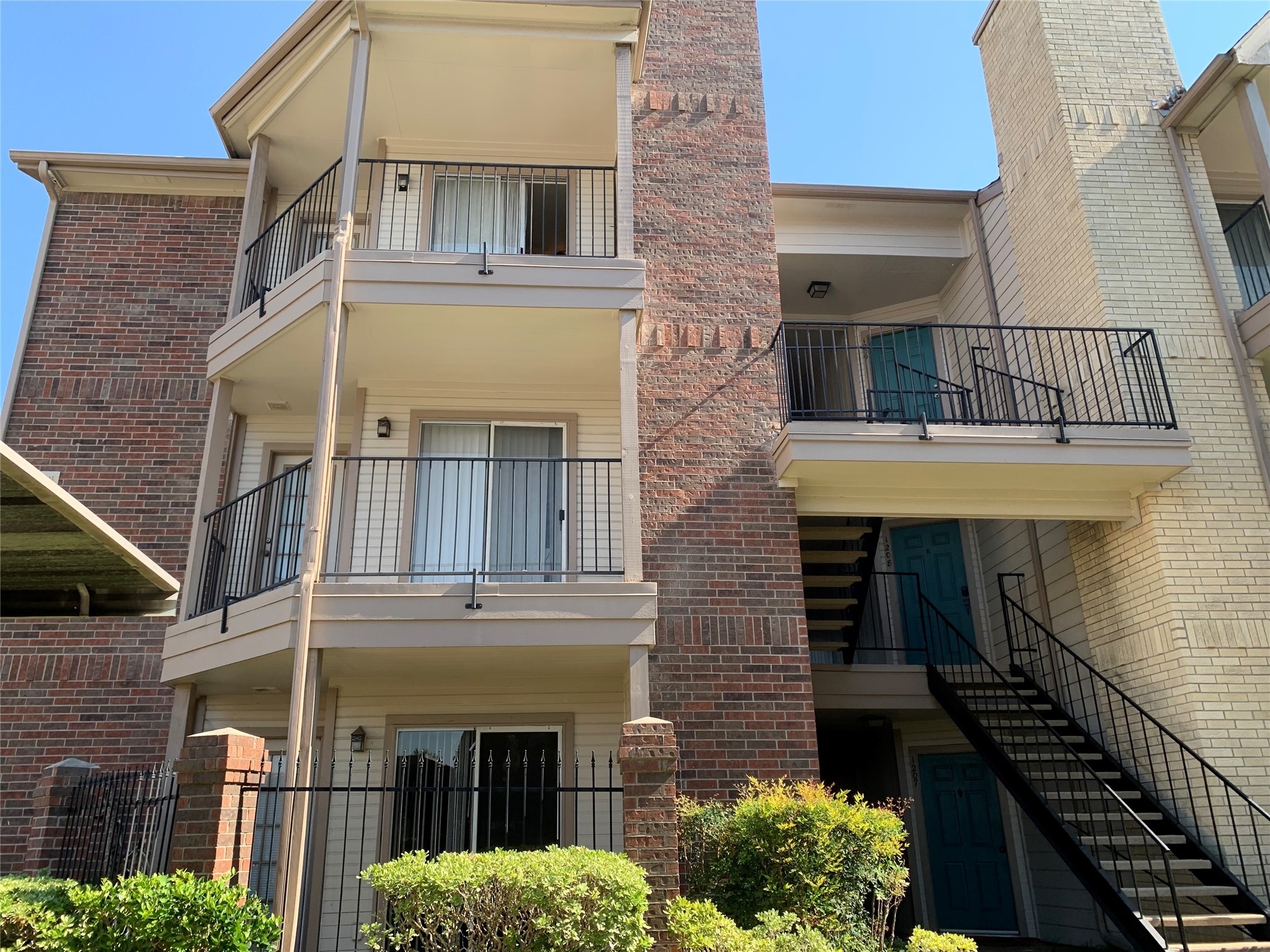 Photos of 2121 Hepburn St Apt 1212 Houston TX 77054