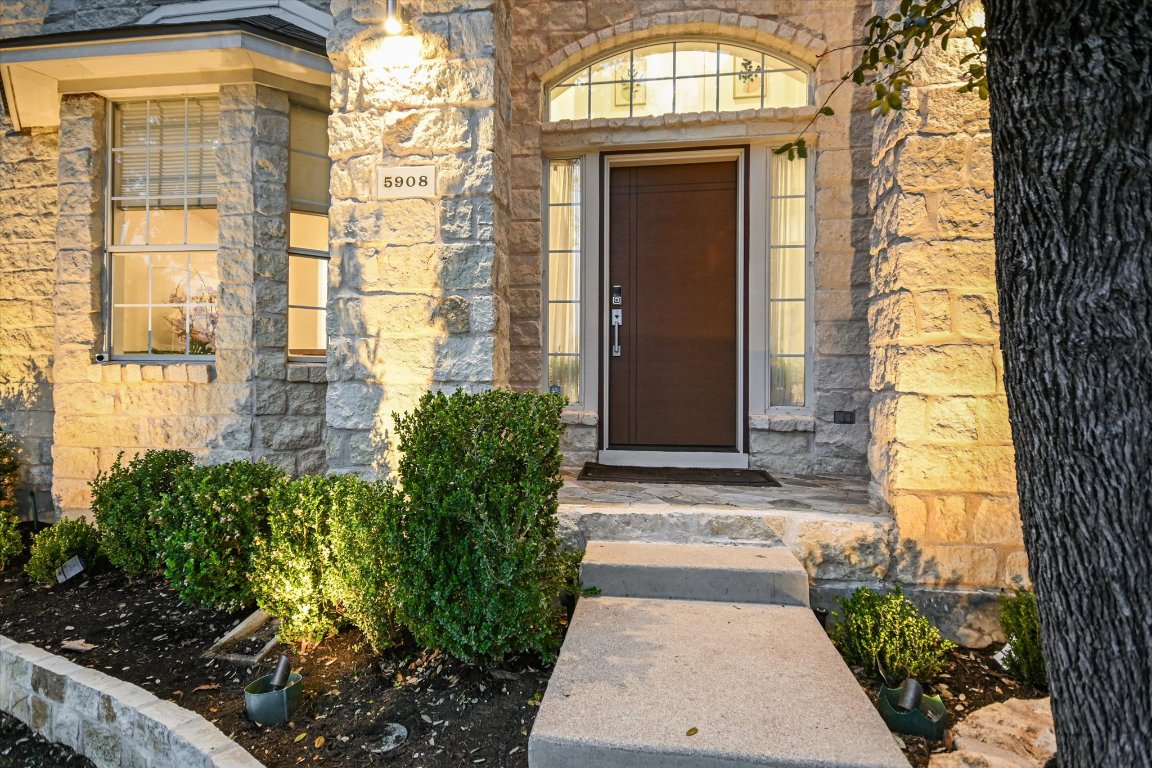 Photos of 5908 Taylor Draper Cv Austin TX 78759