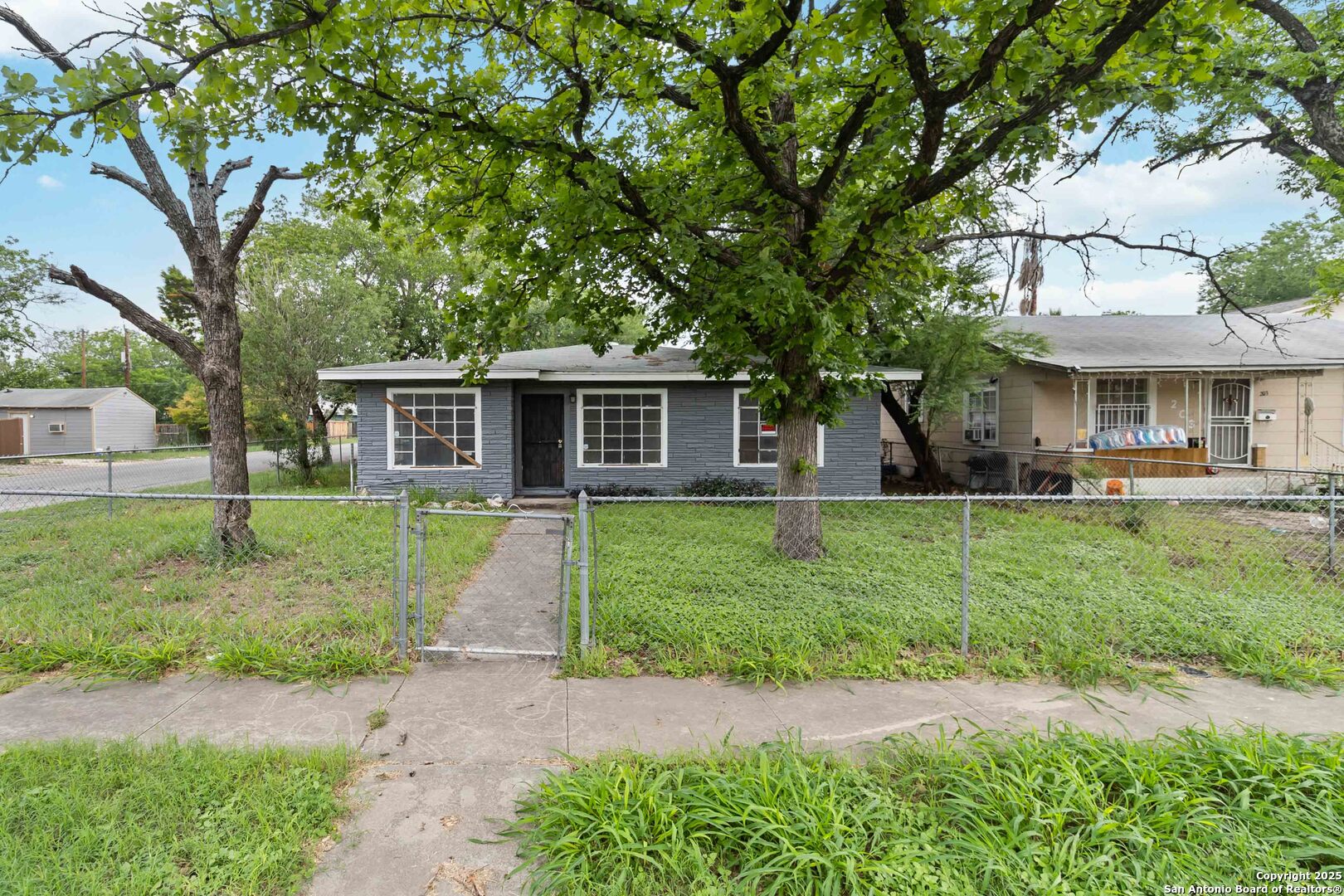 Photos of 201 Monticello Ct San Antonio TX 78223