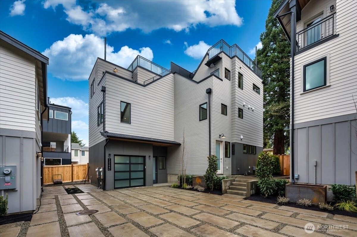 Photos of 13544 39th Ave NE Unit B Seattle WA 98125