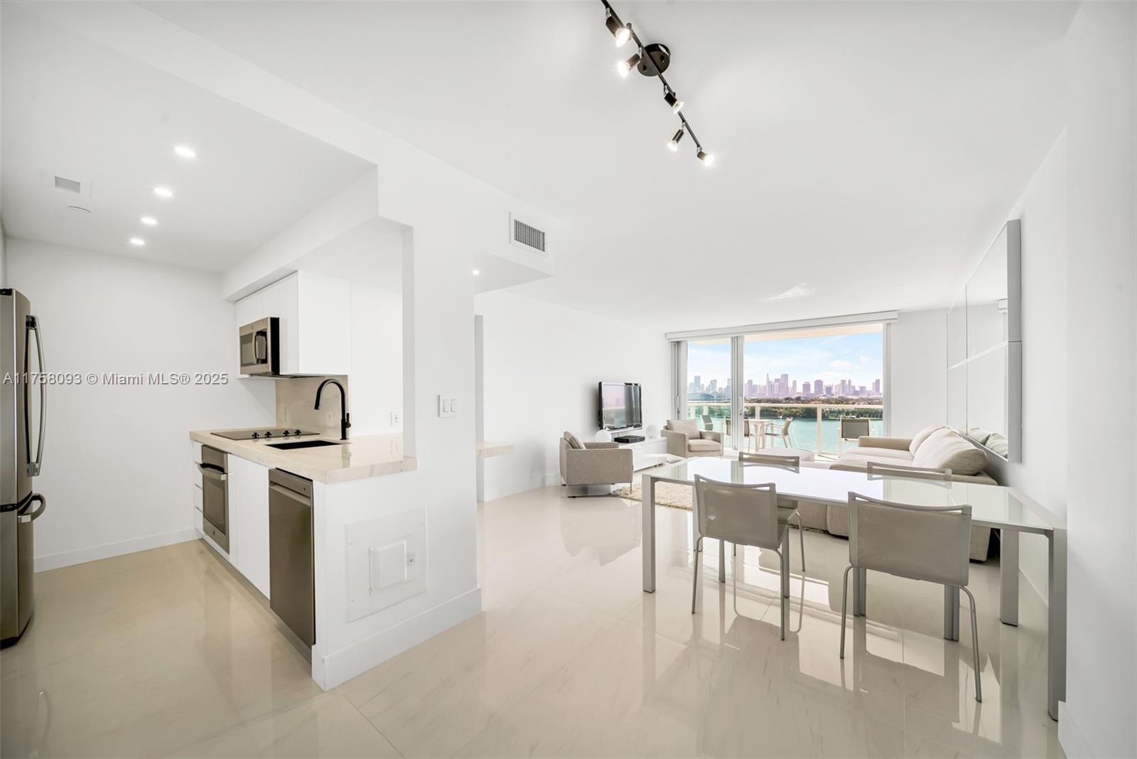 Photos of 1000 West Ave Apt 1416 Miami Beach FL 33139