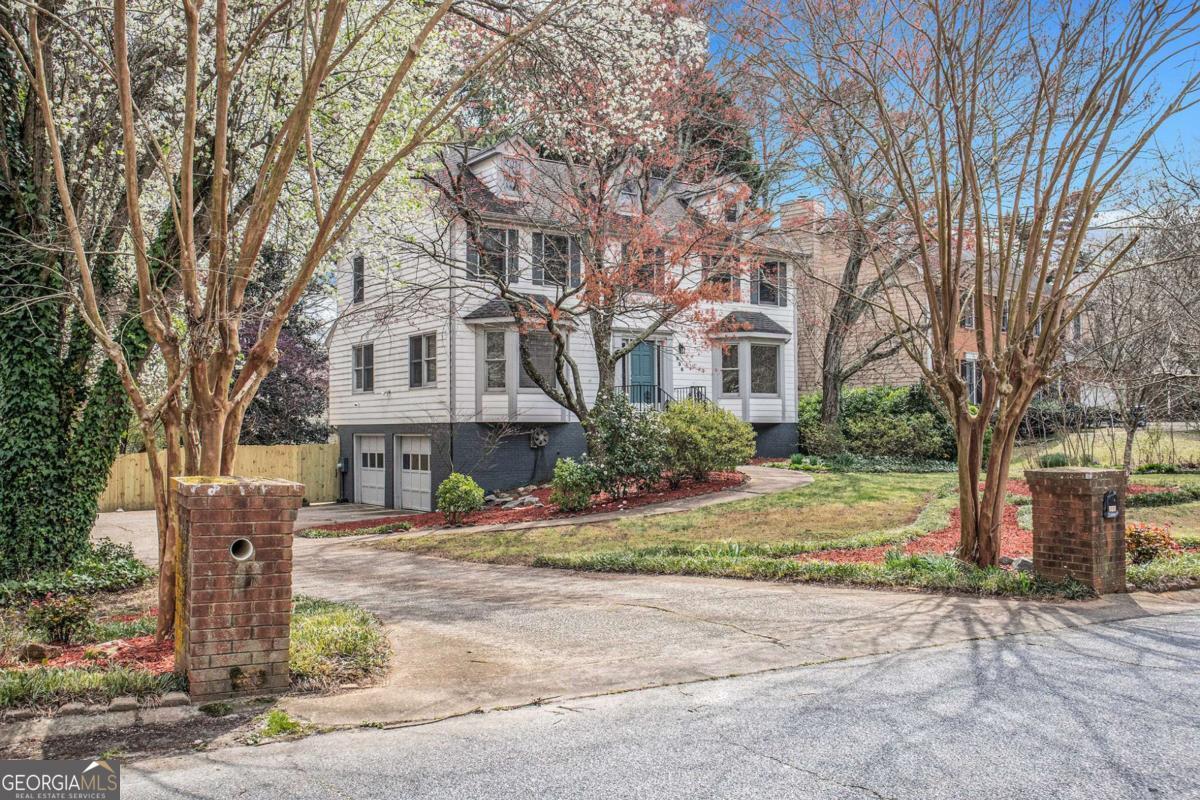 Photos of 930 Camden Hill Ct Lawrenceville GA 30046