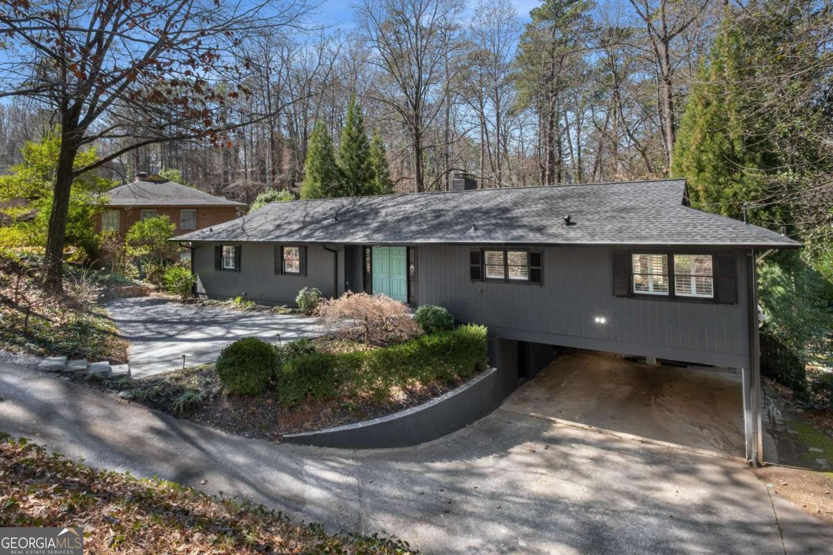 Photos of 3240 Pinestream Rd NW Atlanta GA 30327