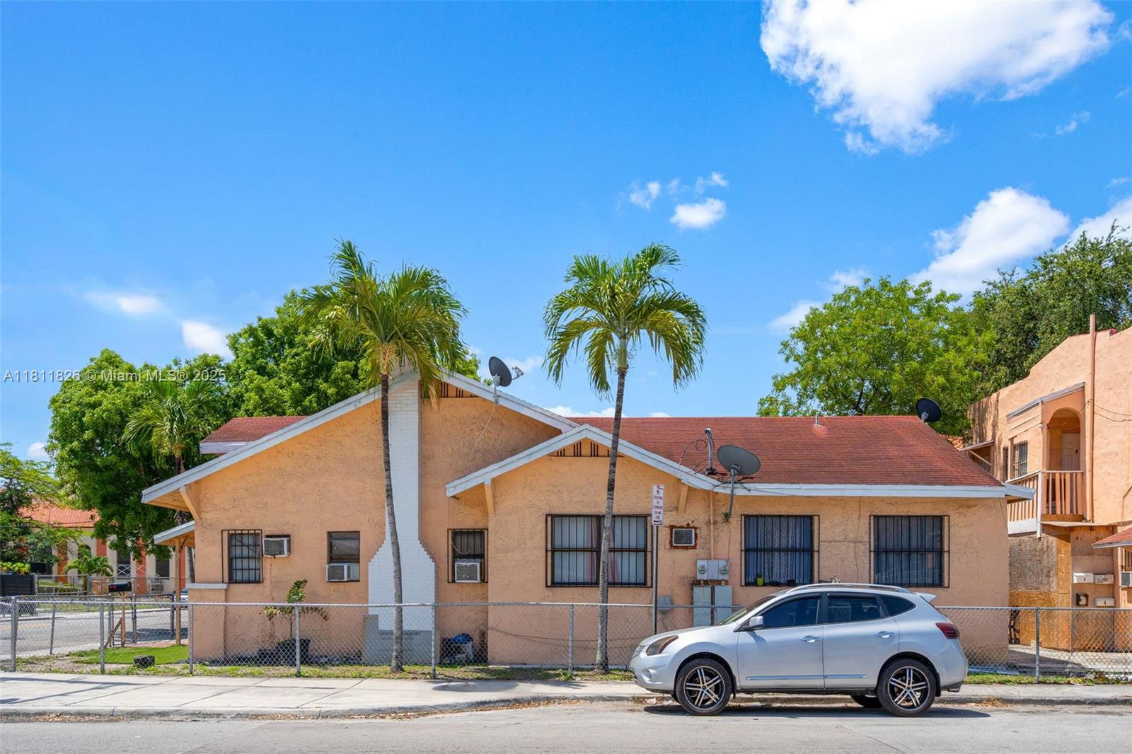 Photos of 142 NW 10th Ave Miami FL 33128
