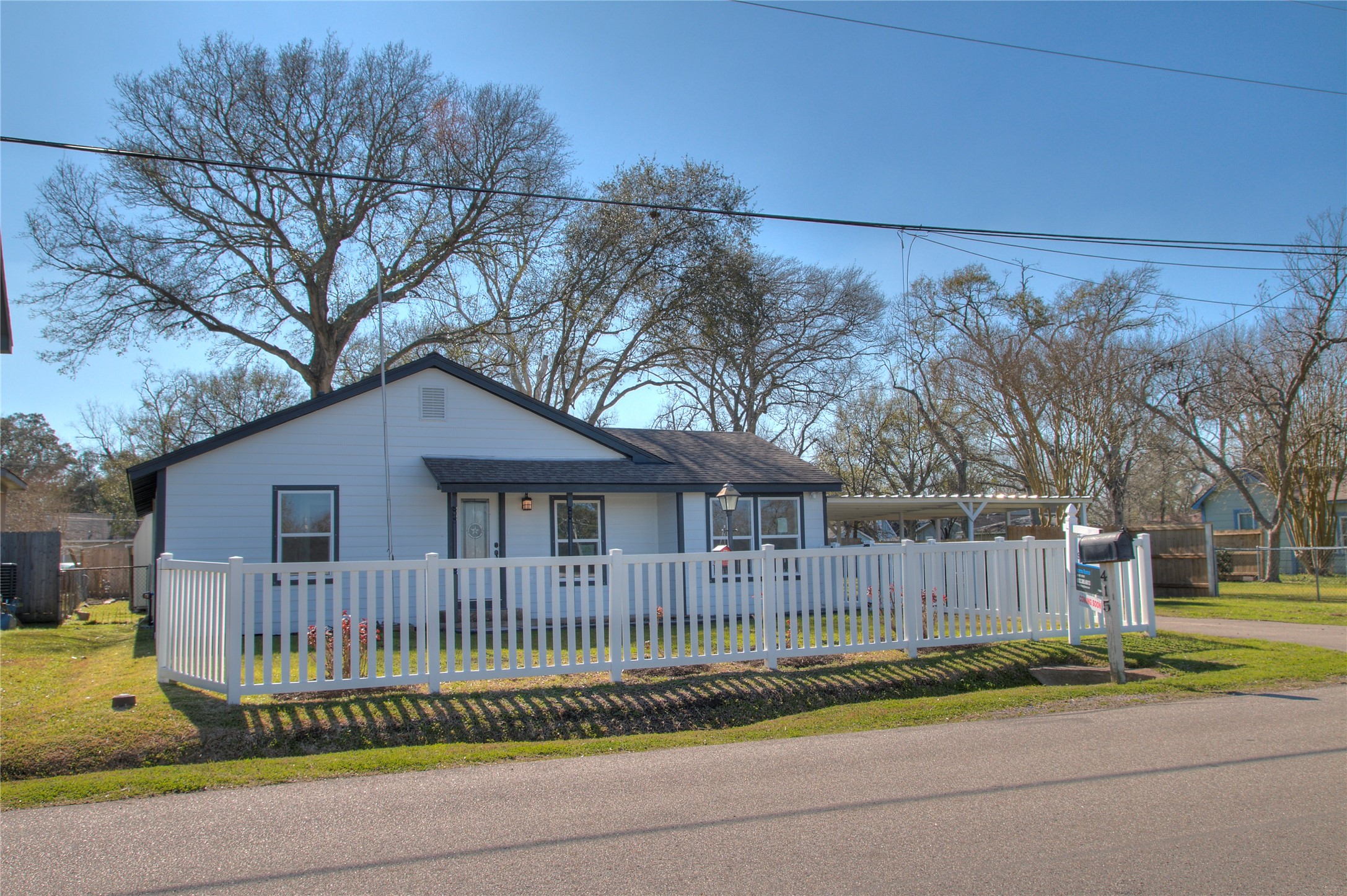 Photos of 415 Perkins Ave League City TX 77573