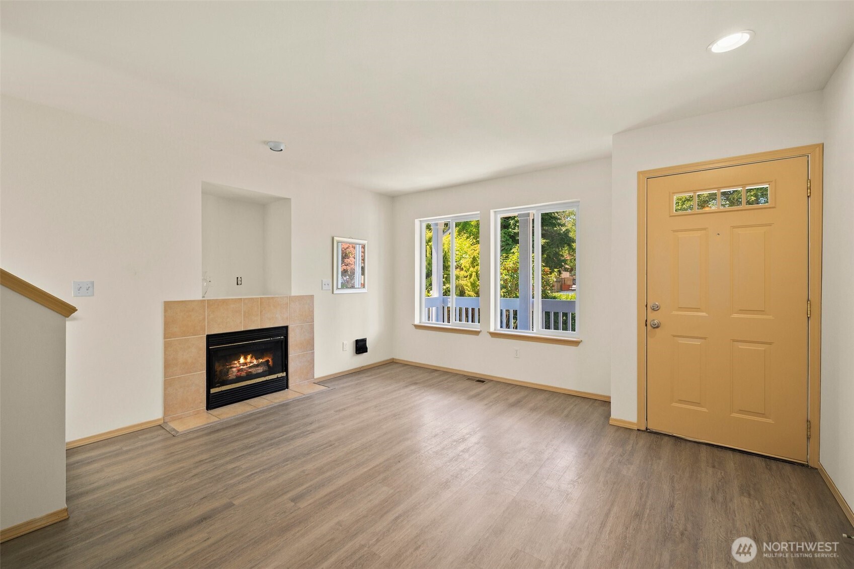 Photos of 10040 19th Ave SW Seattle WA 98146